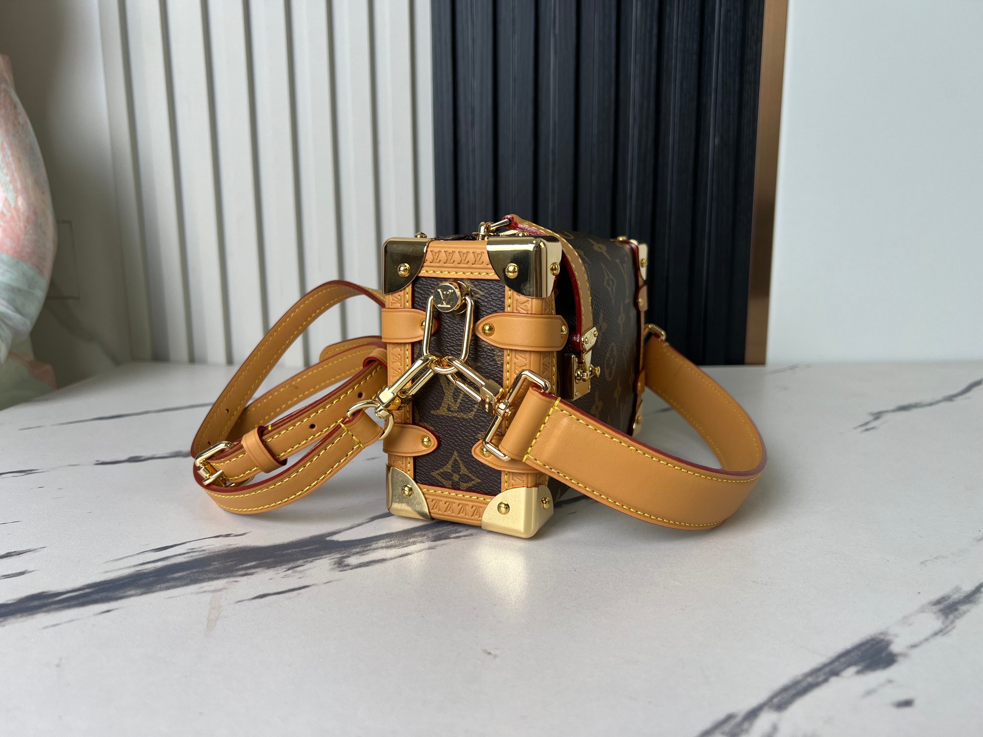 Louis Vuitton Monogram Box-Style Handbag M46815 - Image 3