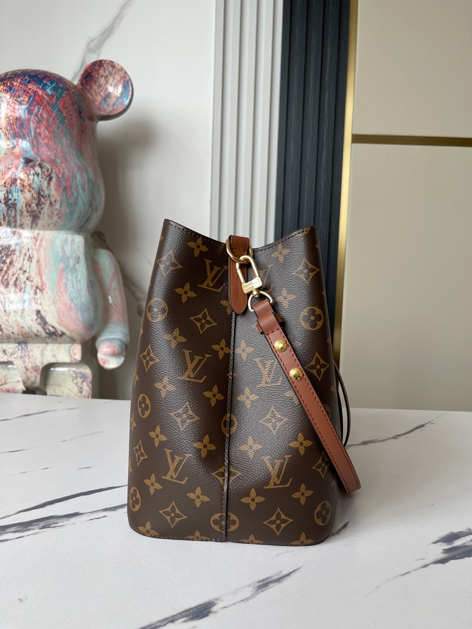 Louis Vuitton NeoNoe Monogram Bucket Crossbody Bag M44887 – Caramel - Image 3
