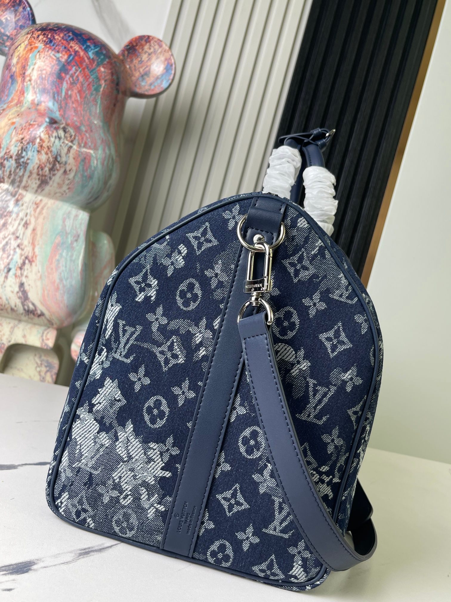 Louis Vuitton Keepall Bandoulière 50 Travel Bag in Monogram Tapestry Denim Canvas - Image 3