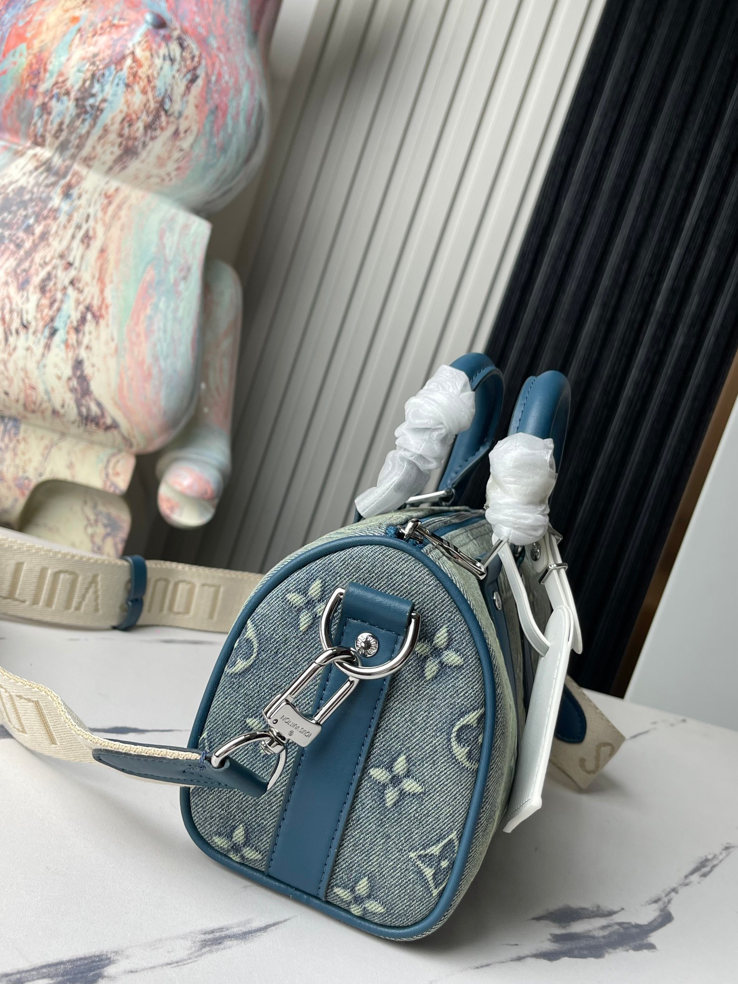 Louis Vuitton Keepall Bandoulière 25 Shoulder Bag in Monogram Washed Denim Canvas - Image 3