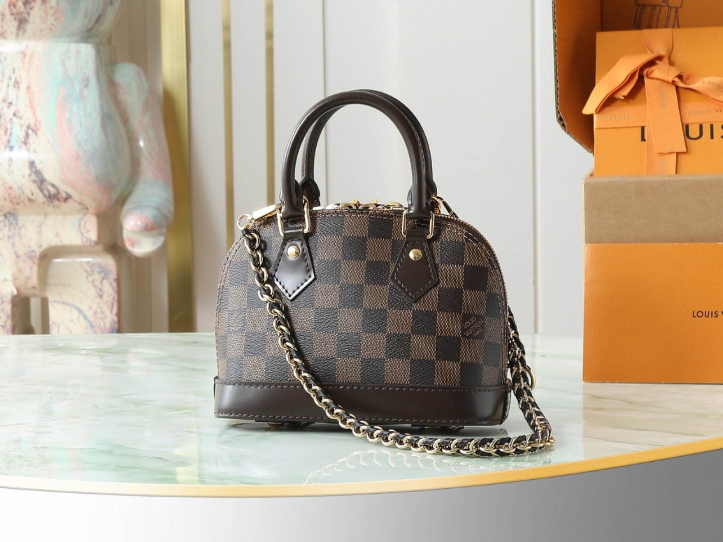 Alma Mini M14339 Leather Chain-Detail Handbag - Image 3