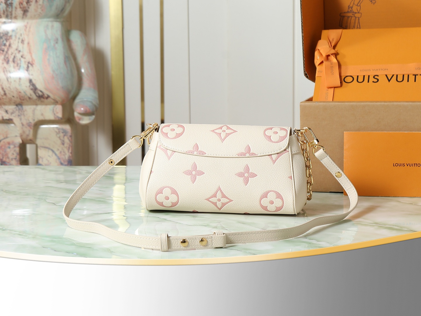 Louis Vuitton Favorite Handbag M45813 / M46393 - Image 3