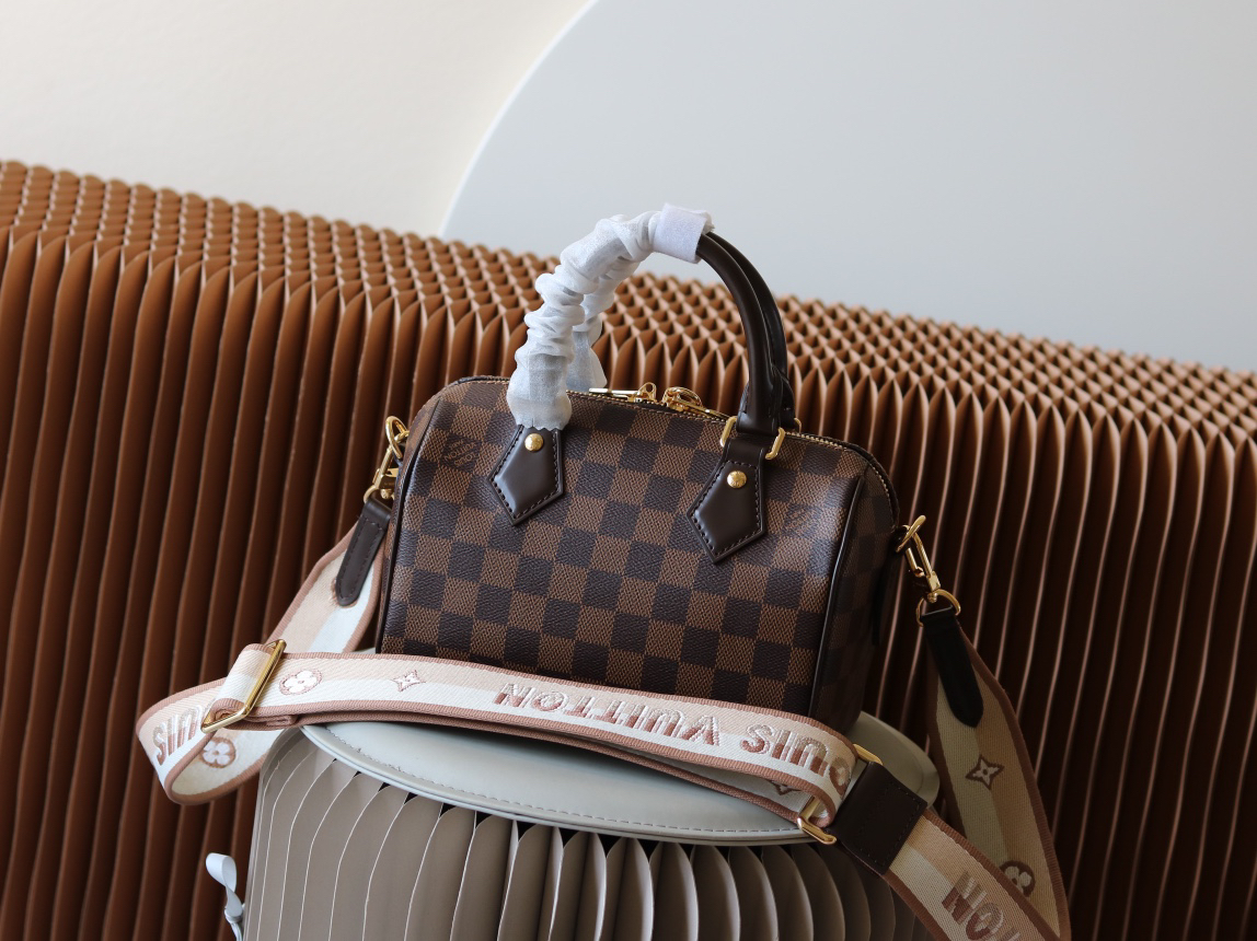 Speedy Bandoulière 20 Monogram Canvas Crossbody Bag - Image 3