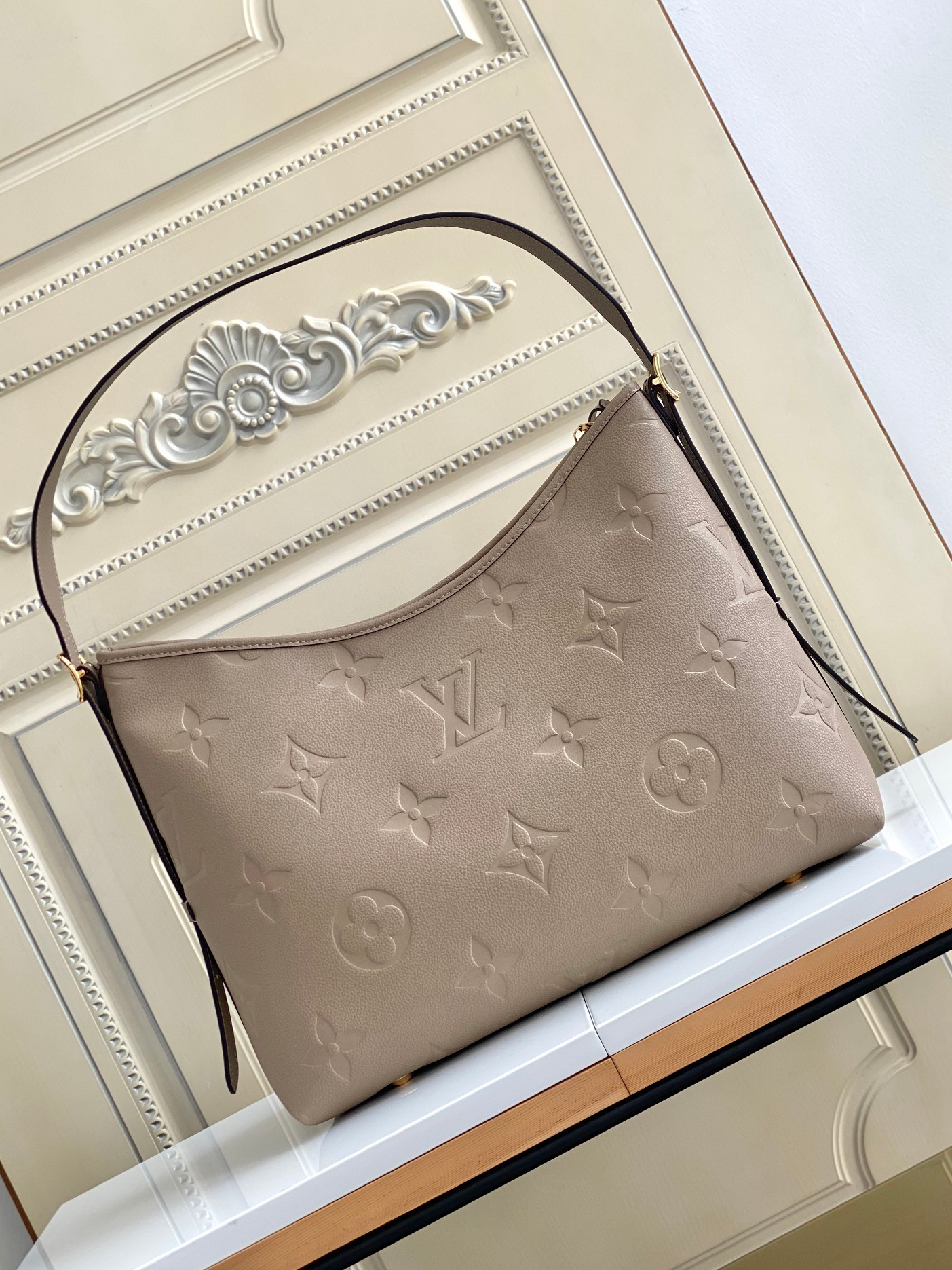 Louis Vuitton CarryAll Large Handbag in Monogram Canvas - Image 3