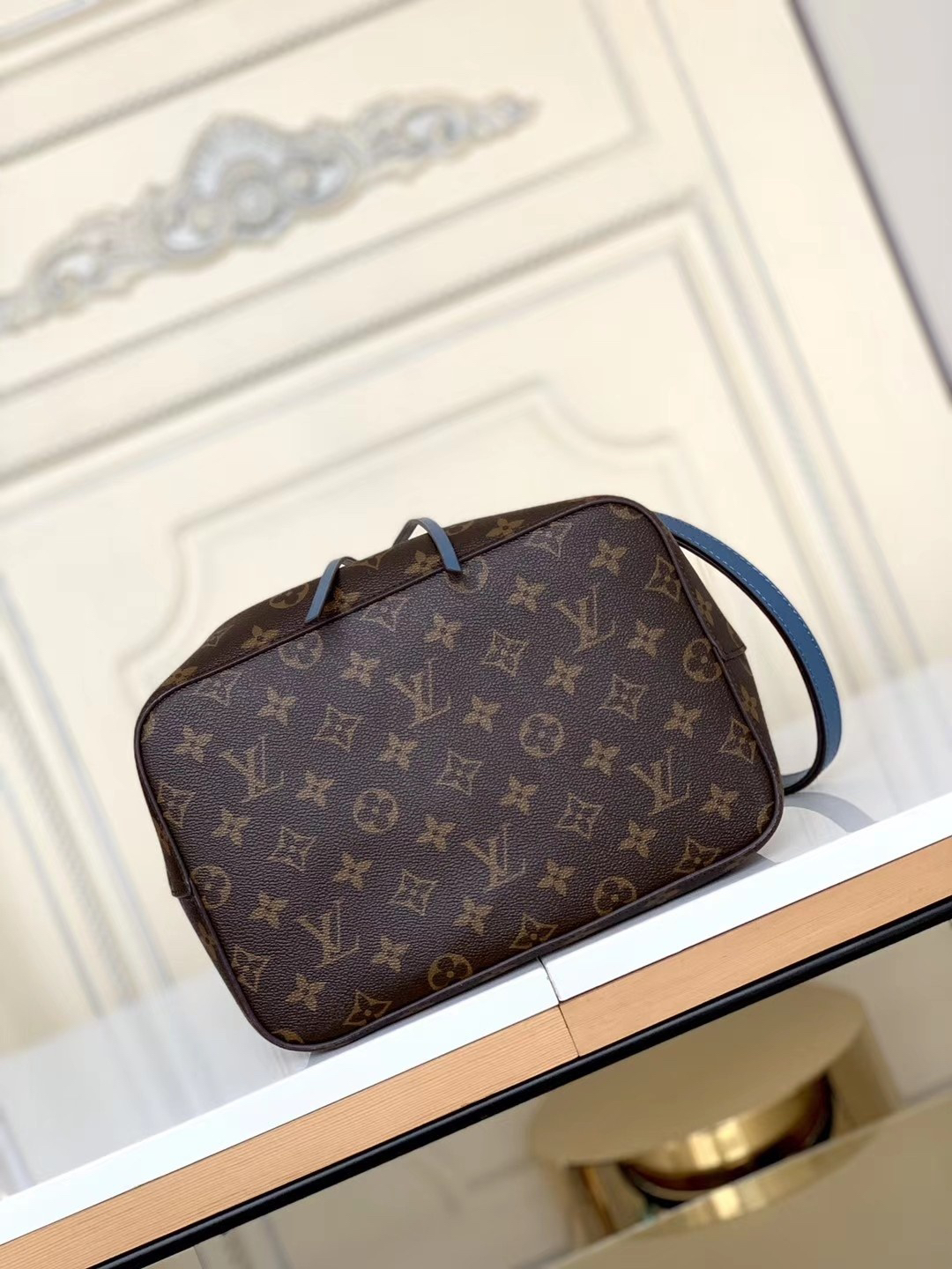 Louis Vuitton NéoNoé Bucket Crossbody Bag M44022 - Image 3