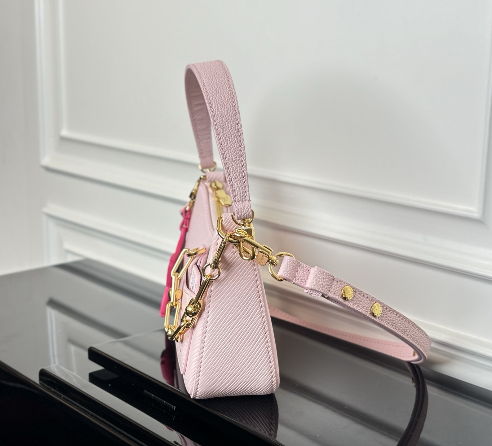 Louis Vuitton x Takashi Murakami M13101 Pink Epi Leather Crossbody Bag - Image 3
