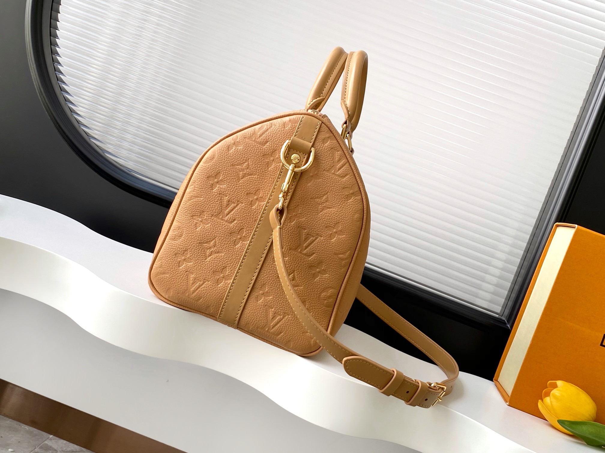 Louis Vuitton Speedy Soft 30 Handbag - Image 3
