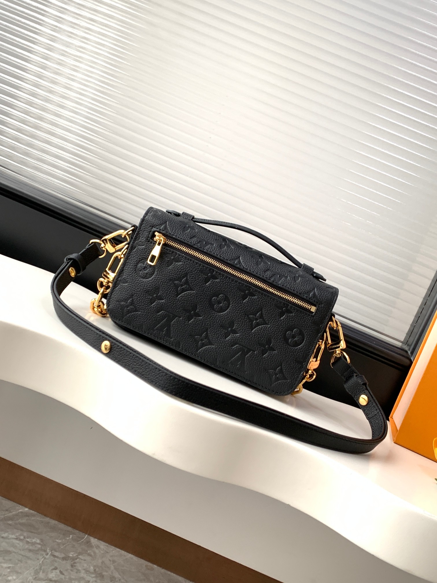 Louis Vuitton Pochette Métis East West Handbag - Image 3