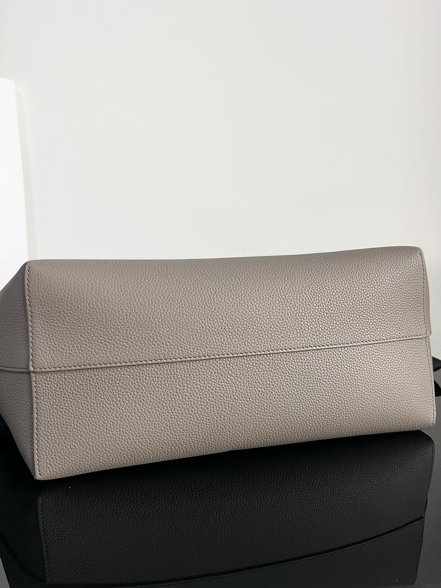 Celine CUIR CABAS ANAIS Grained Calfskin Tote Bag - Image 3