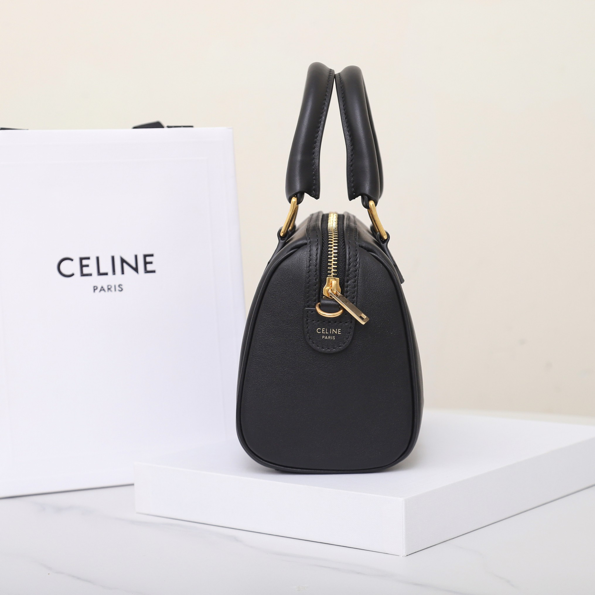 Italian Cowhide Embossed Bucket Handbag - Image 3