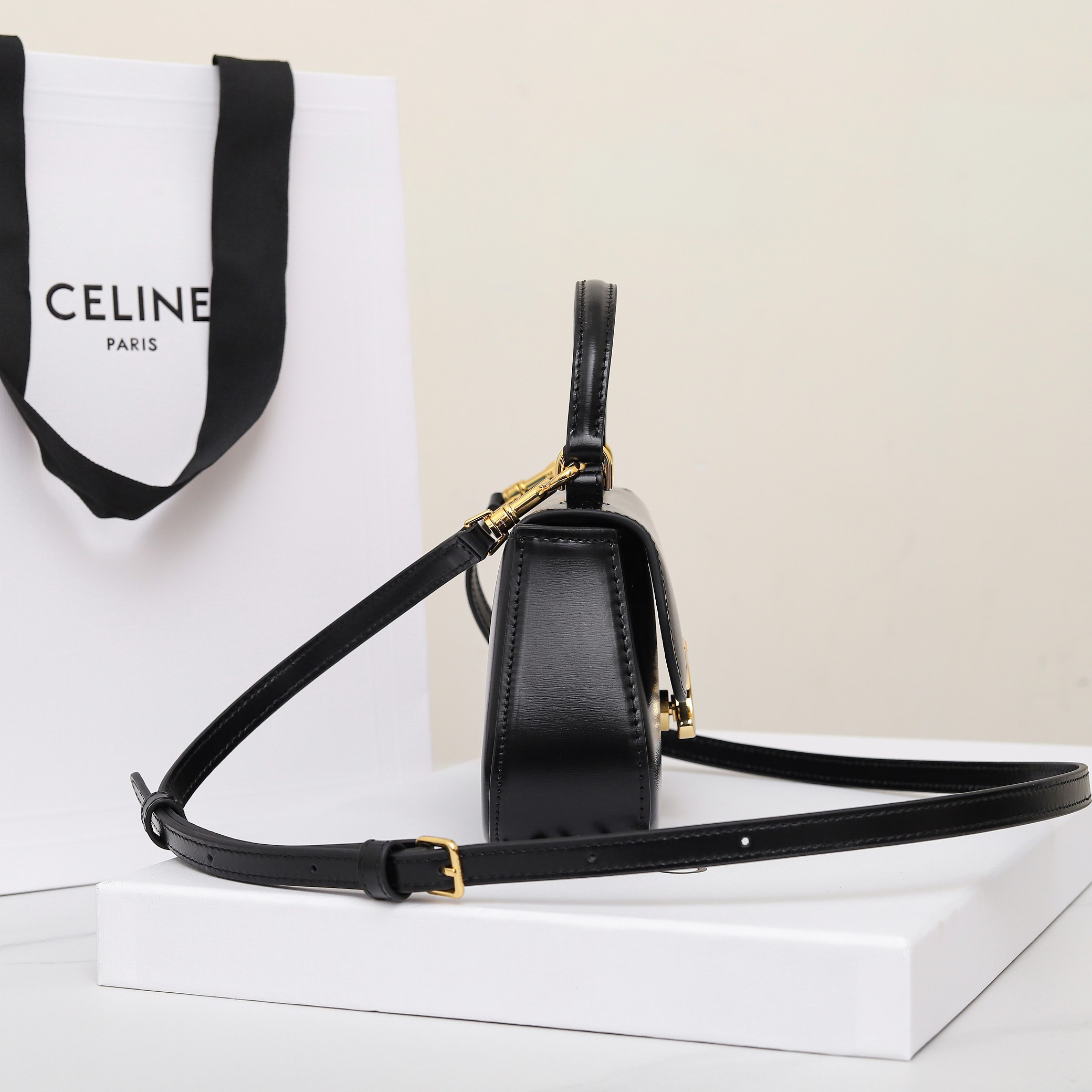 Celine Lola Triomphe Crossbody Bag - Image 3