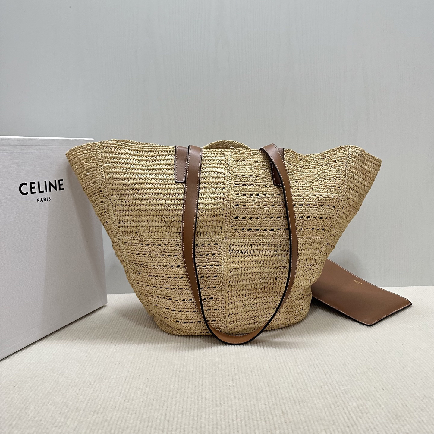 CELINE Medium Woven Triomphe Basket Handbag in Natural Plant Fiber and Calfskin - Image 3