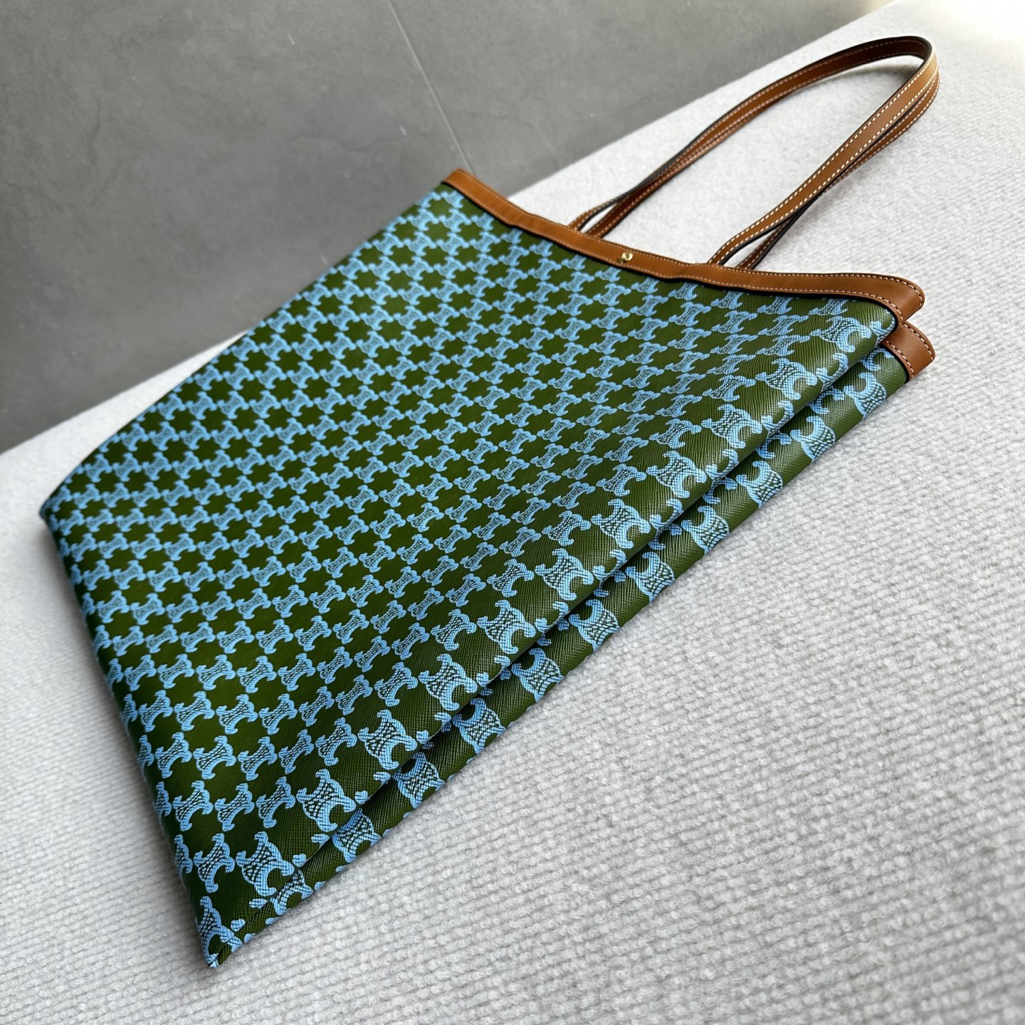 FLAT SHOER Logo-Print Oversized Tote Bag - Image 3
