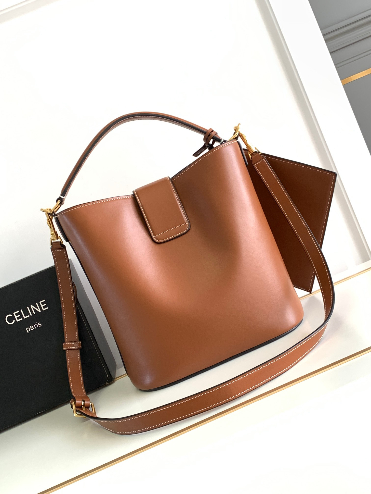 CELINE Louise Medium Smooth Calfskin Leather Handbag - Image 3