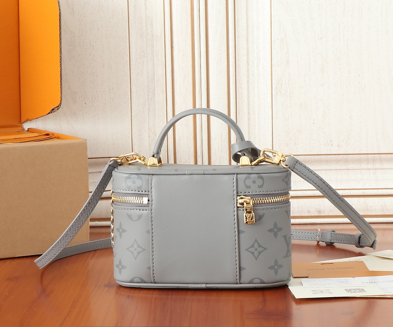 Louis Vuitton Vanity Chain Pouch M12427 - Image 3