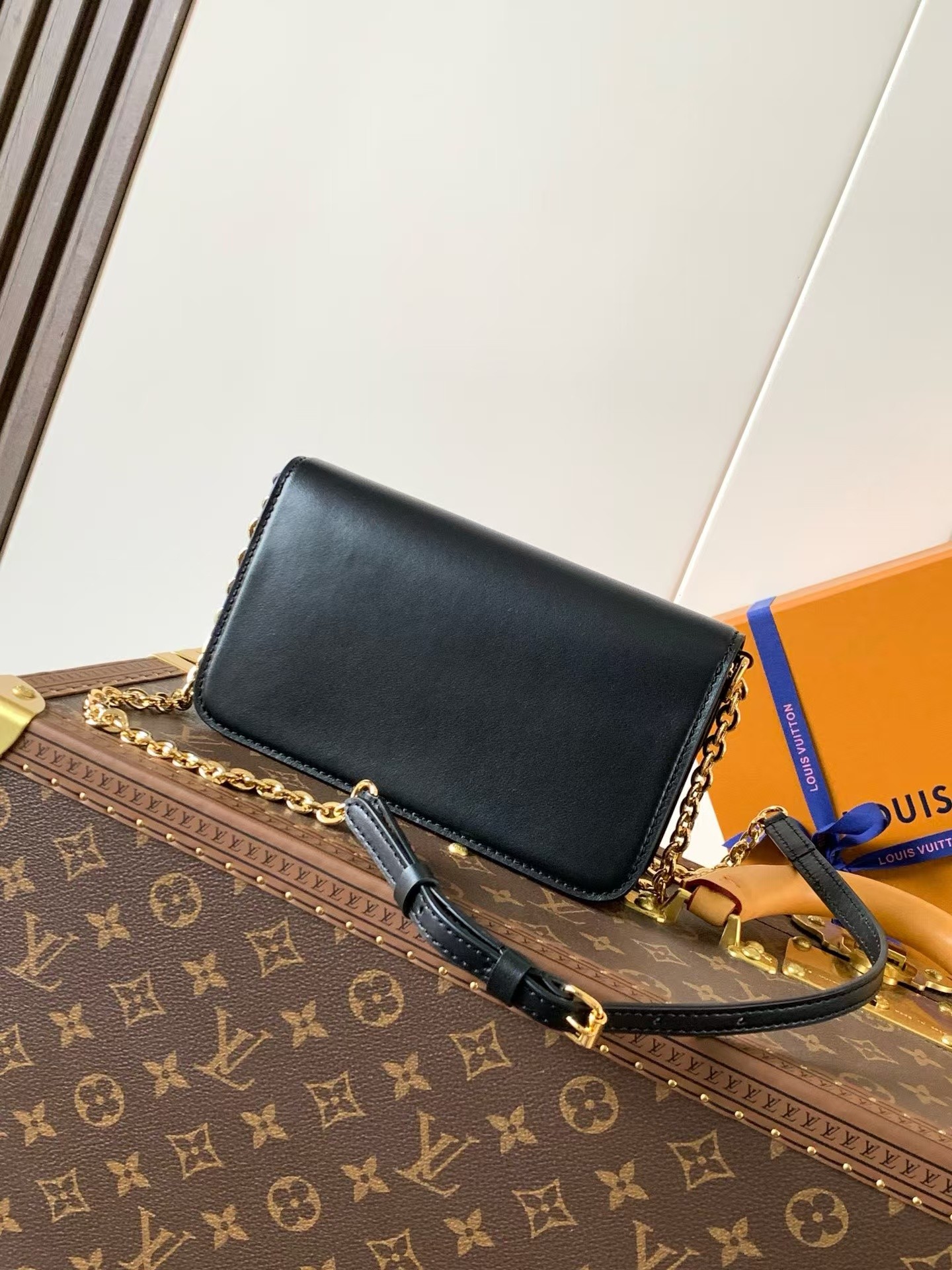 Louis Vuitton LV Bloom Wallet On Chain Bag M14564 - Image 3