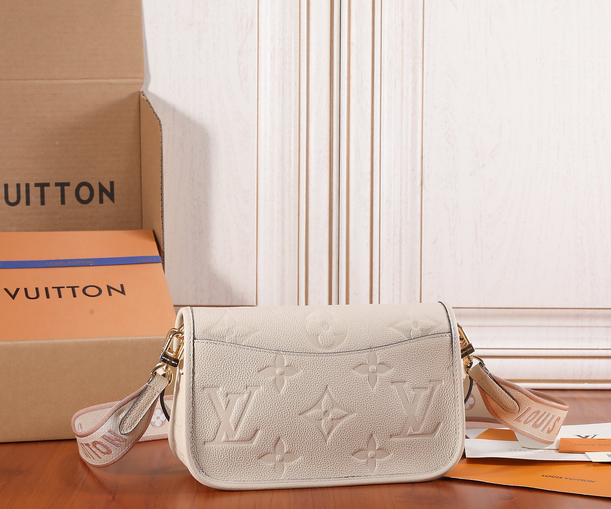 Louis Vuitton Diane Monogram Empreinte Shoulder Bag M46388 - Image 3