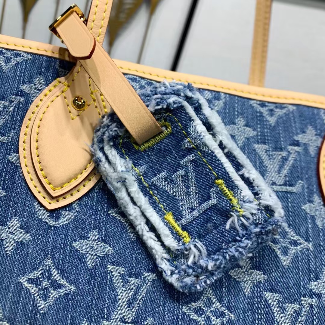 Louis Vuitton Neverfull MM Monogram Canvas Handbag - Image 3