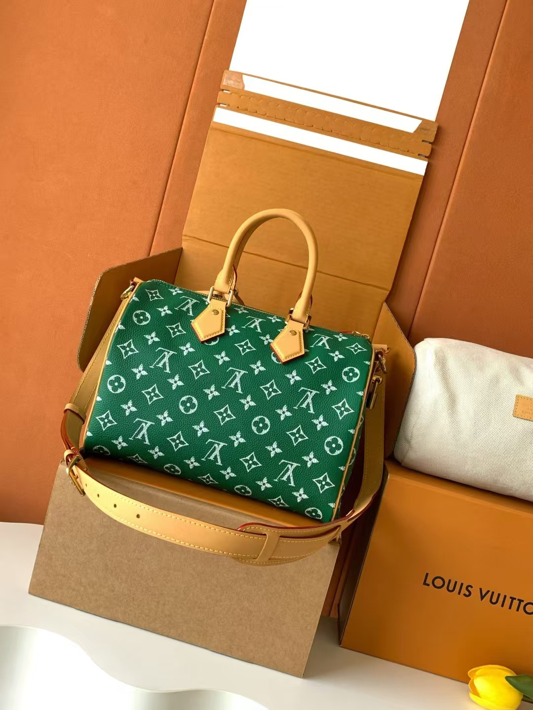 Louis Vuitton Speedy P-9 Bandoulière 30 Handbag - Image 3