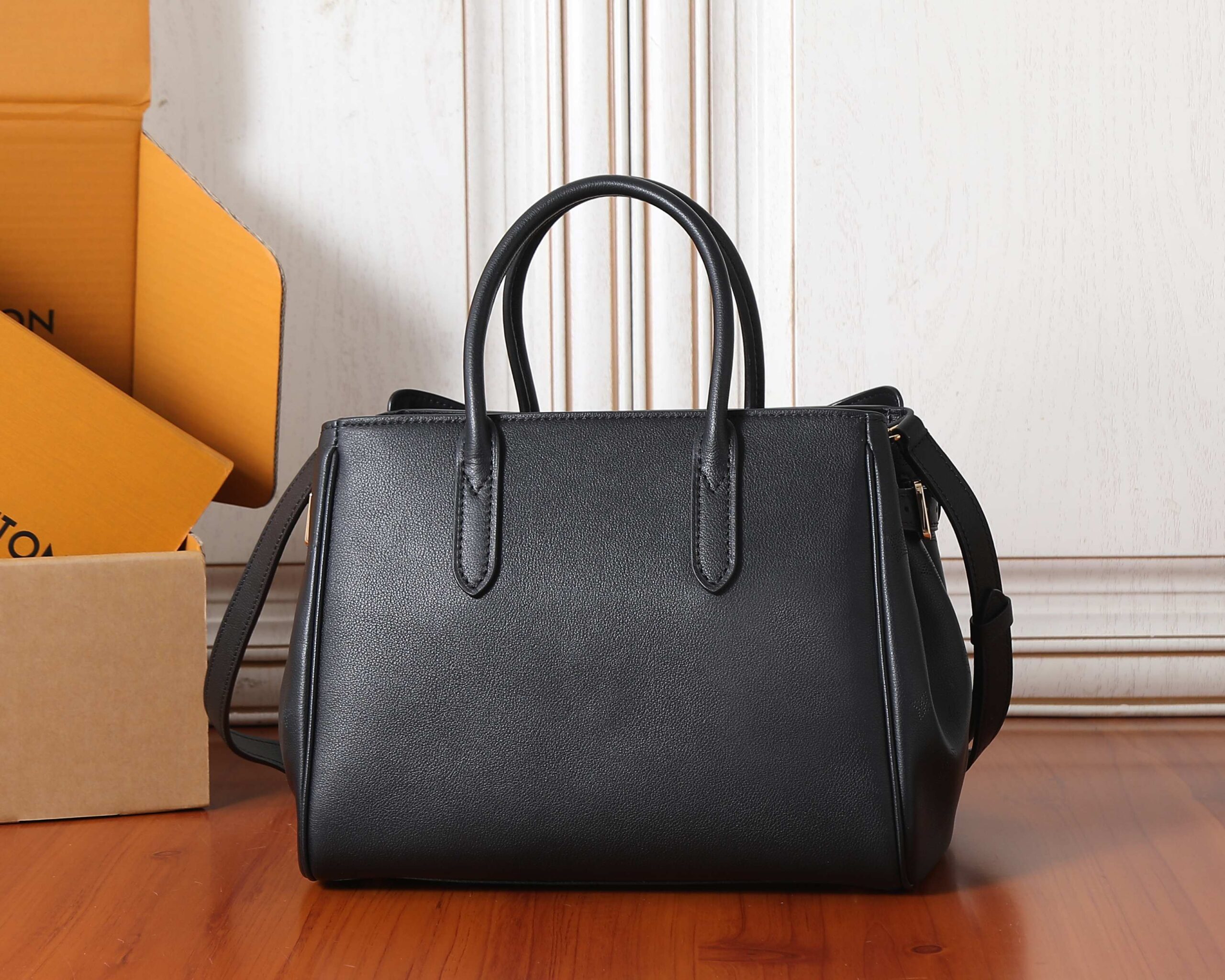 Louis Vuitton Vendôme PM Handbag - Image 3