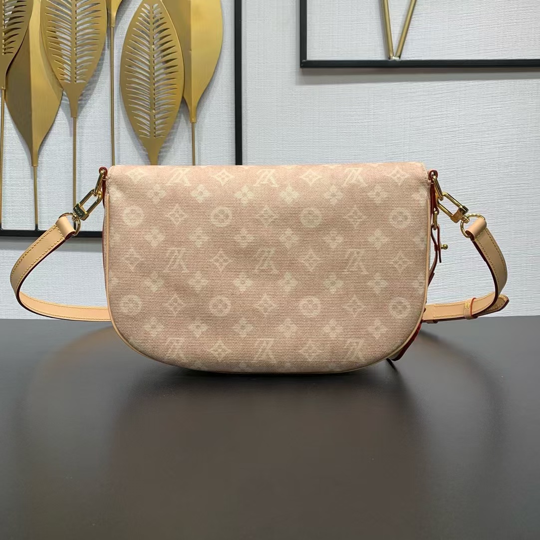 Louis Vuitton Escape Handbag – Travels With Grace Coddington Meowgram - Image 3