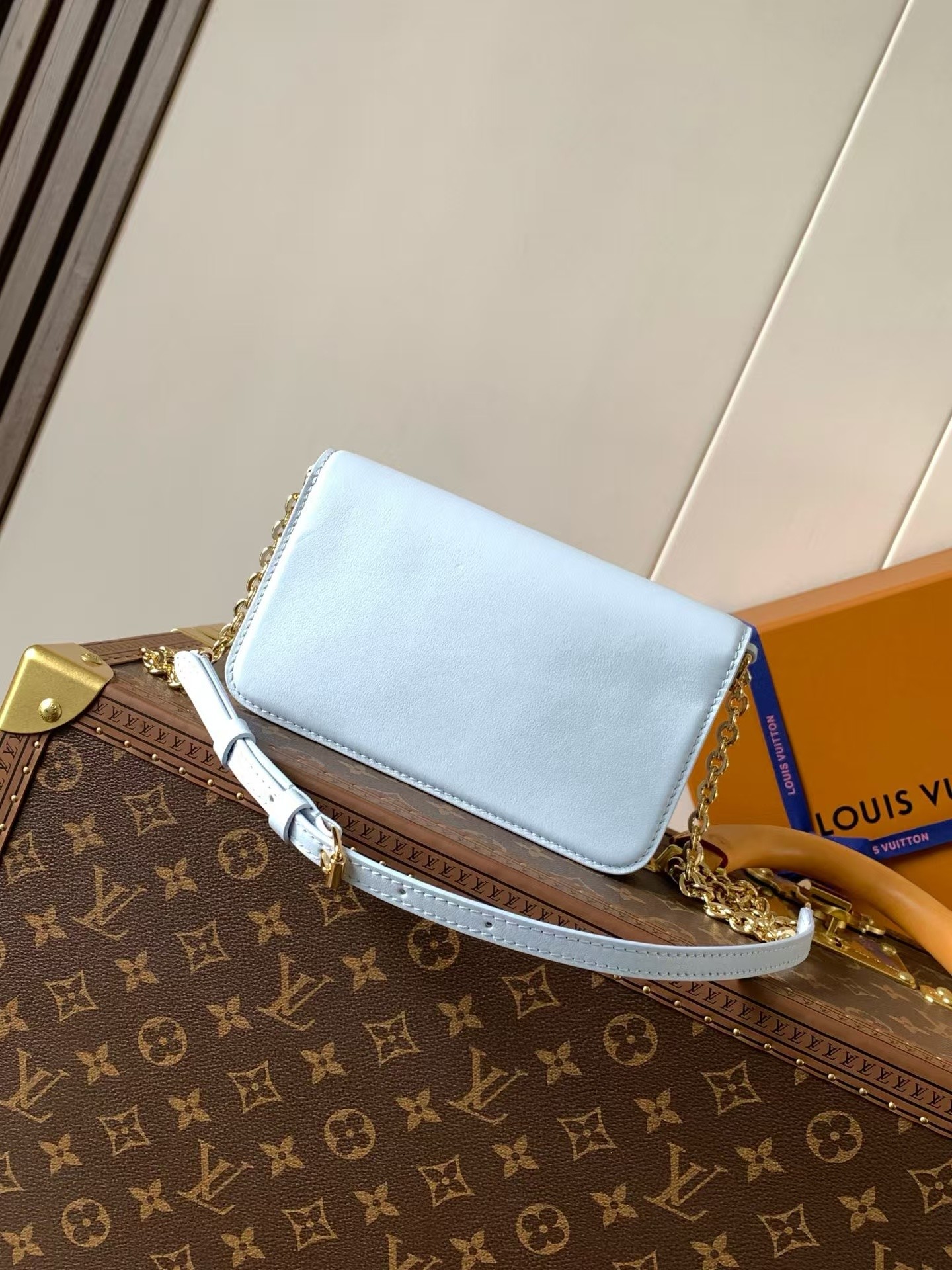 Louis Vuitton LV Bloom Wallet On Chain M14547 - Image 3