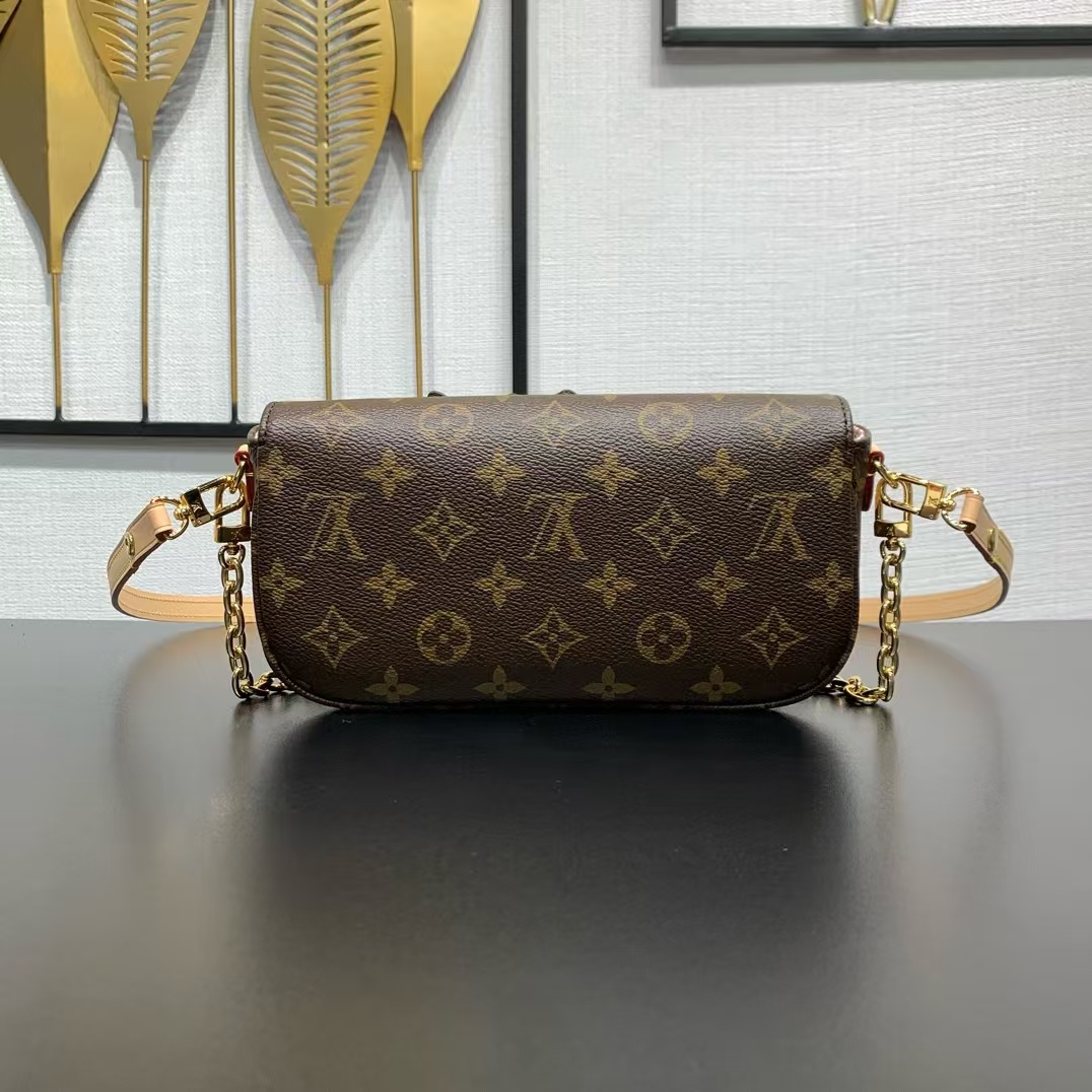 Louis Vuitton Wallet On Chain Ivy Bag from the Travels With Grace Coddington Collection - Image 3