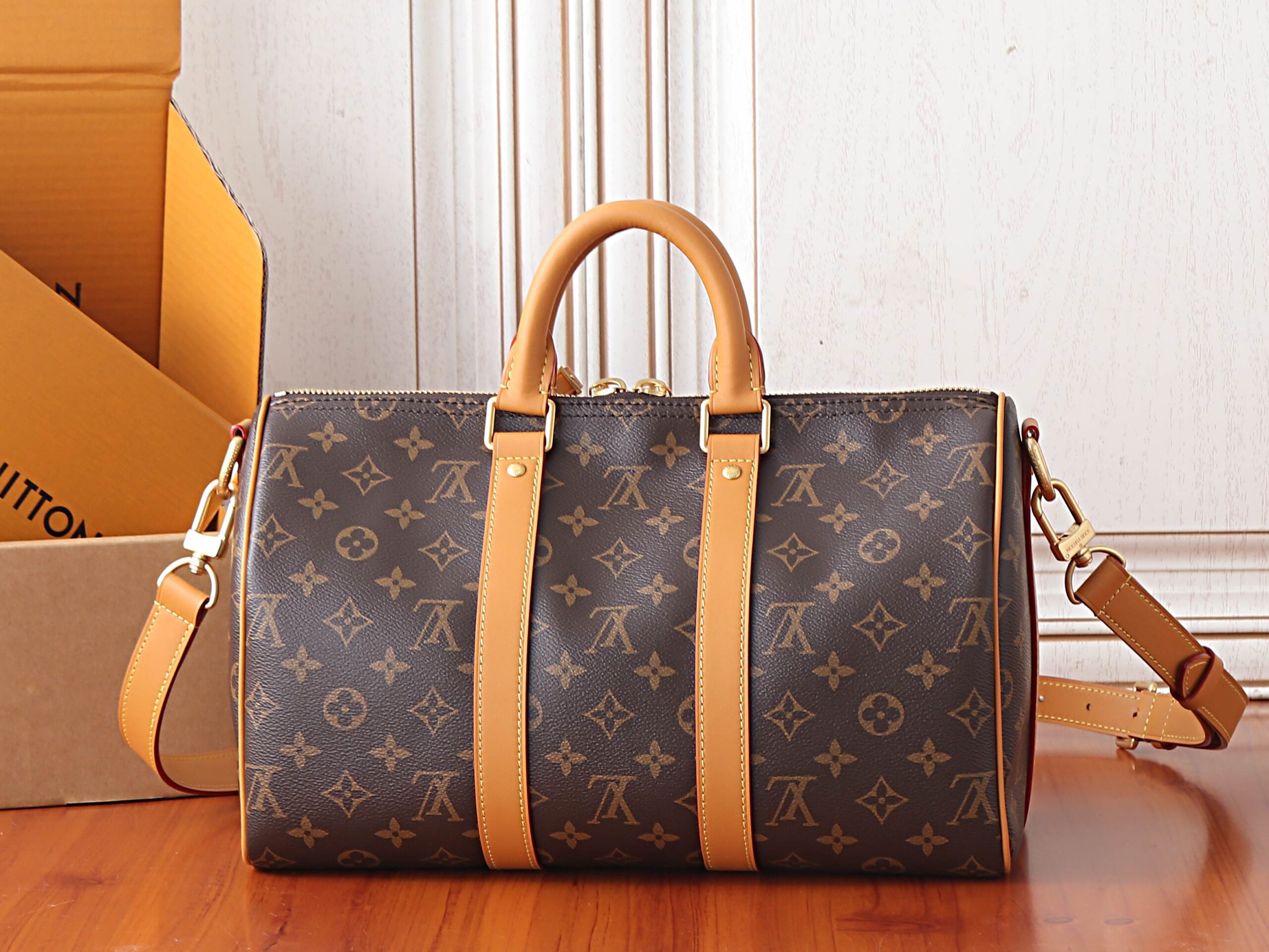 Louis Vuitton Keepall Bandouliere 35 Travel Bag in Monogram Archive Canvas - Image 3