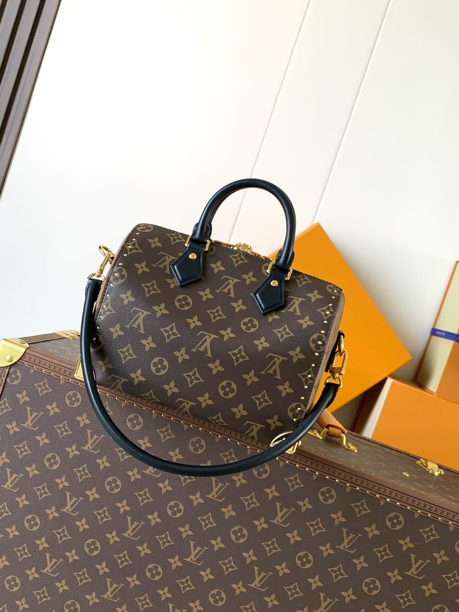Louis Vuitton Speedy 25 Monogram Canvas Handbag - Image 3