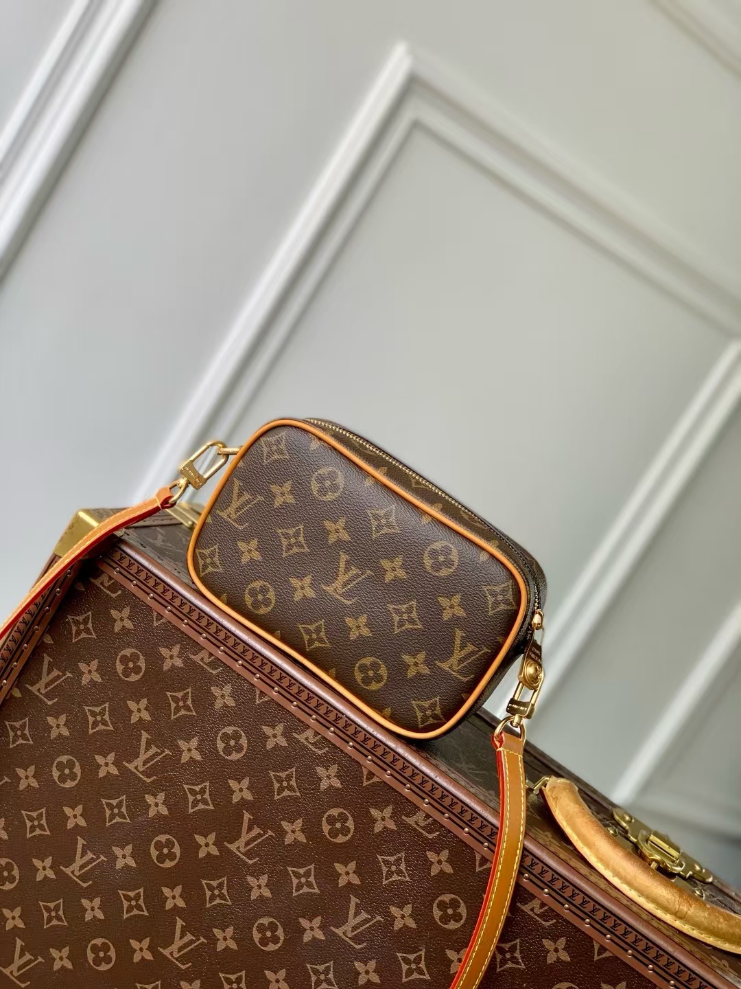 Louis Vuitton M14058 Mini Shoulder Bag in Monogram Canvas - Image 3