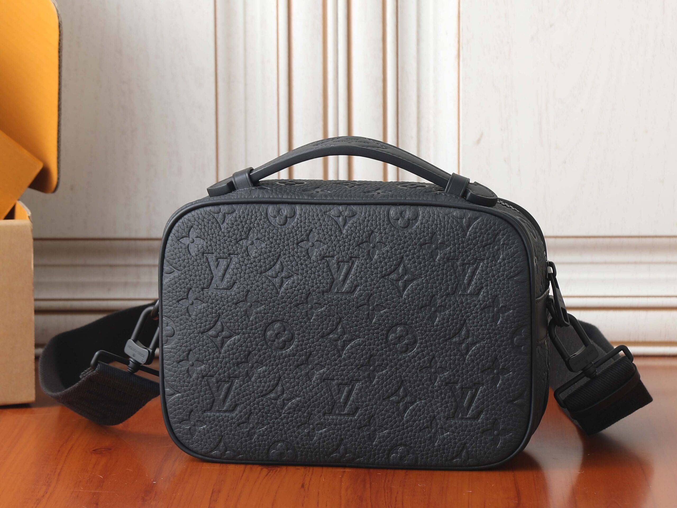 Louis Vuitton S-Lock Messenger Bag M58489 - Image 3
