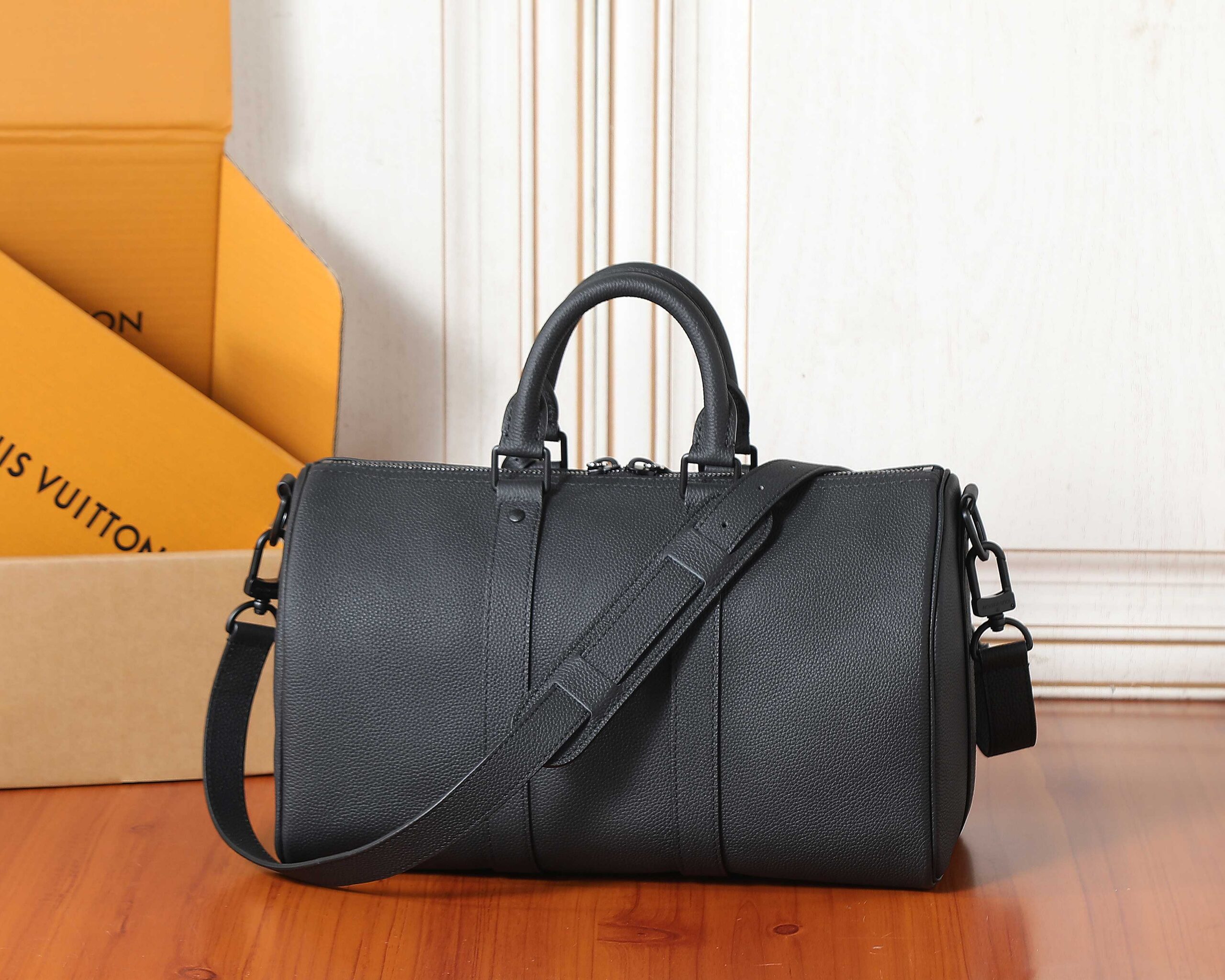 Louis Vuitton Keepall Bandouliere 35 LV Aerogram Leather Bag - Image 3