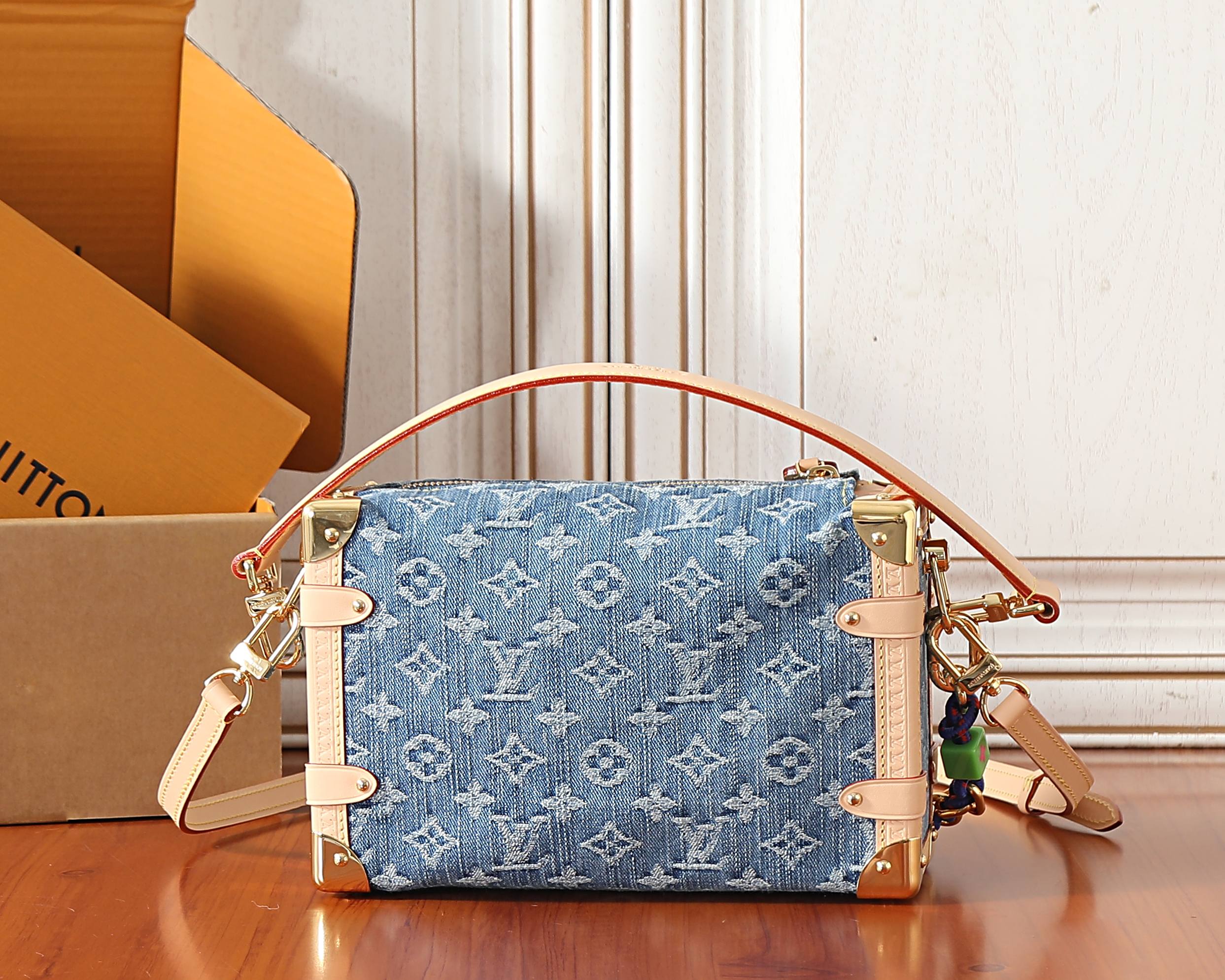 Louis Vuitton Side Trunk Medium Handbag in Denim - Image 3