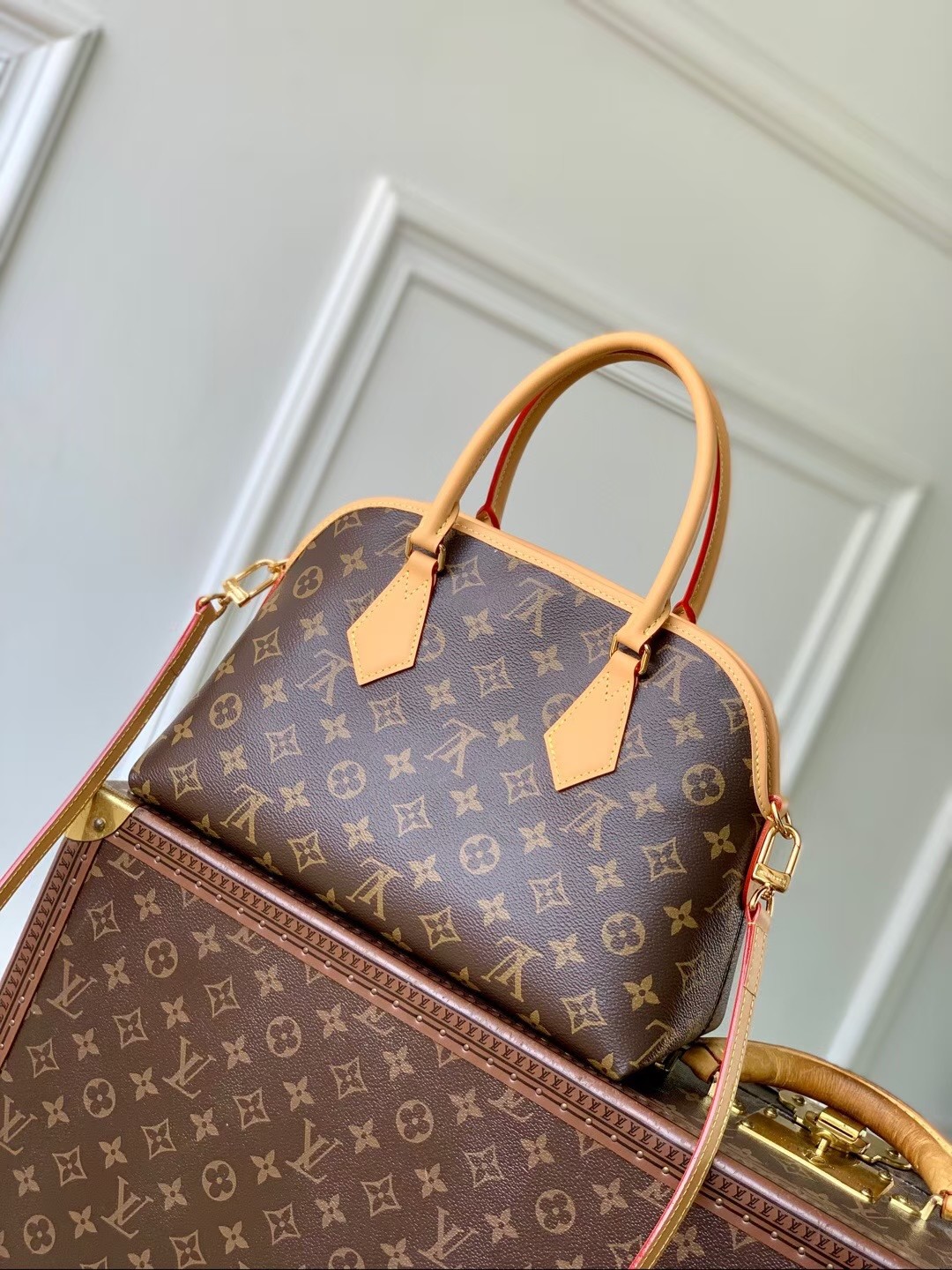 Louis Vuitton Ever More PM Monogram Canvas Handbag - Image 3