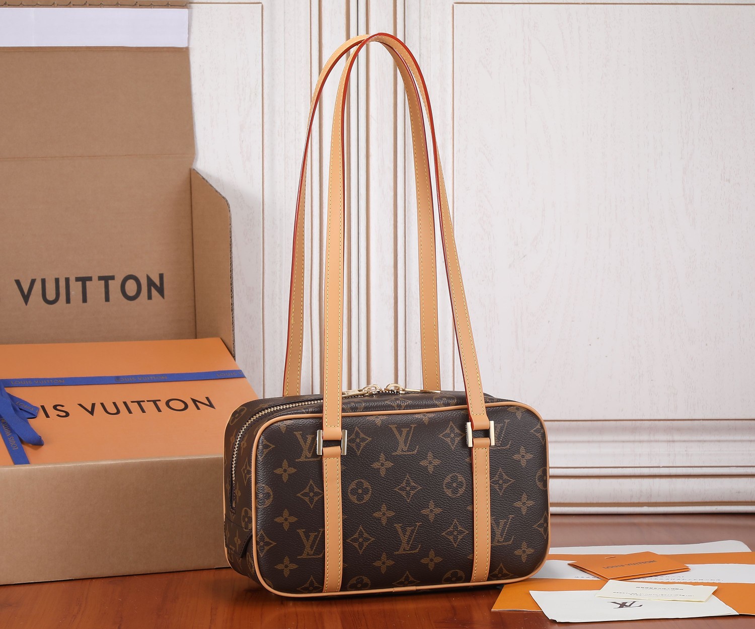 Louis Vuitton Cité Monogram Shoulder Bag M46321 - Image 3