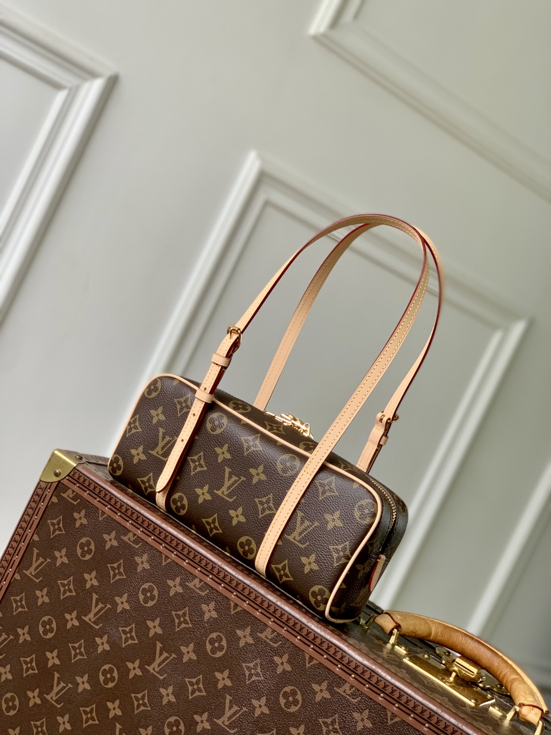 Louis Vuitton Hang On Shoulder Bag M47031 - Image 3