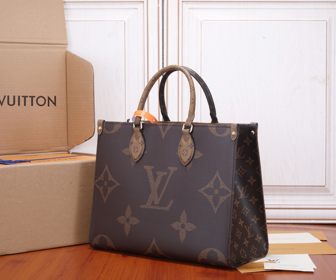 Louis Vuitton Onthego MM Tote Bag - Image 3