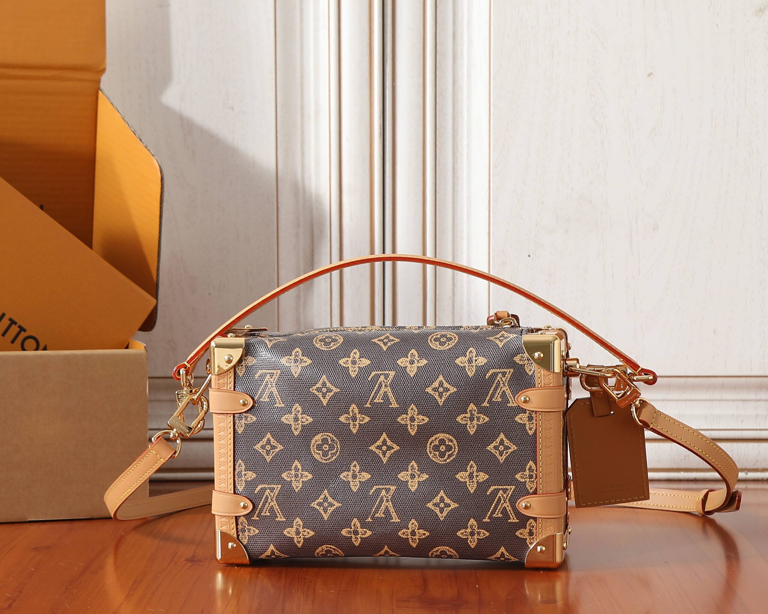 Louis Vuitton Side Trunk MM Shoulder Bag in Monogram Canvas - Image 3