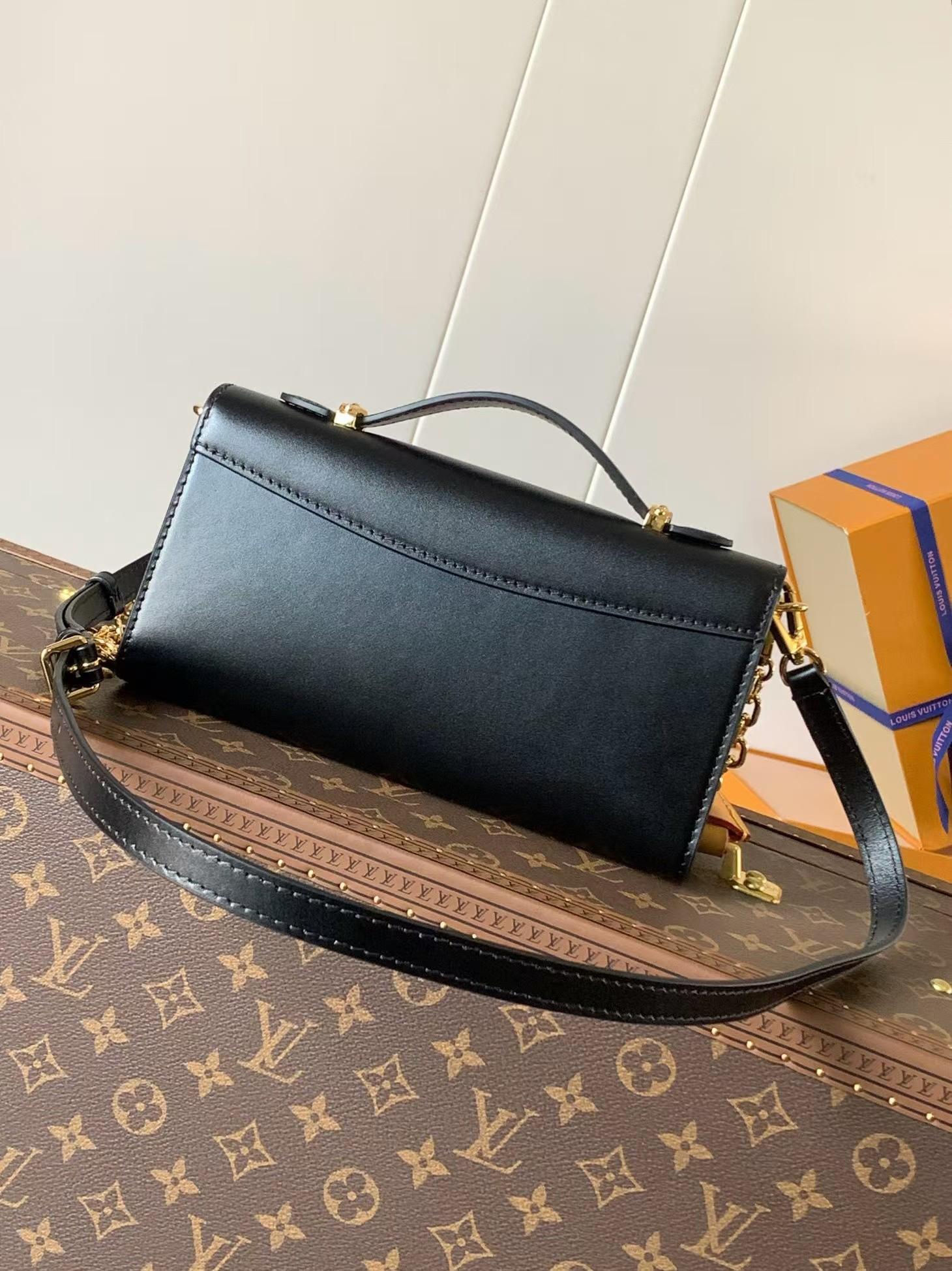 Louis Vuitton Capucines Wallet On Chain M12143 - Image 3