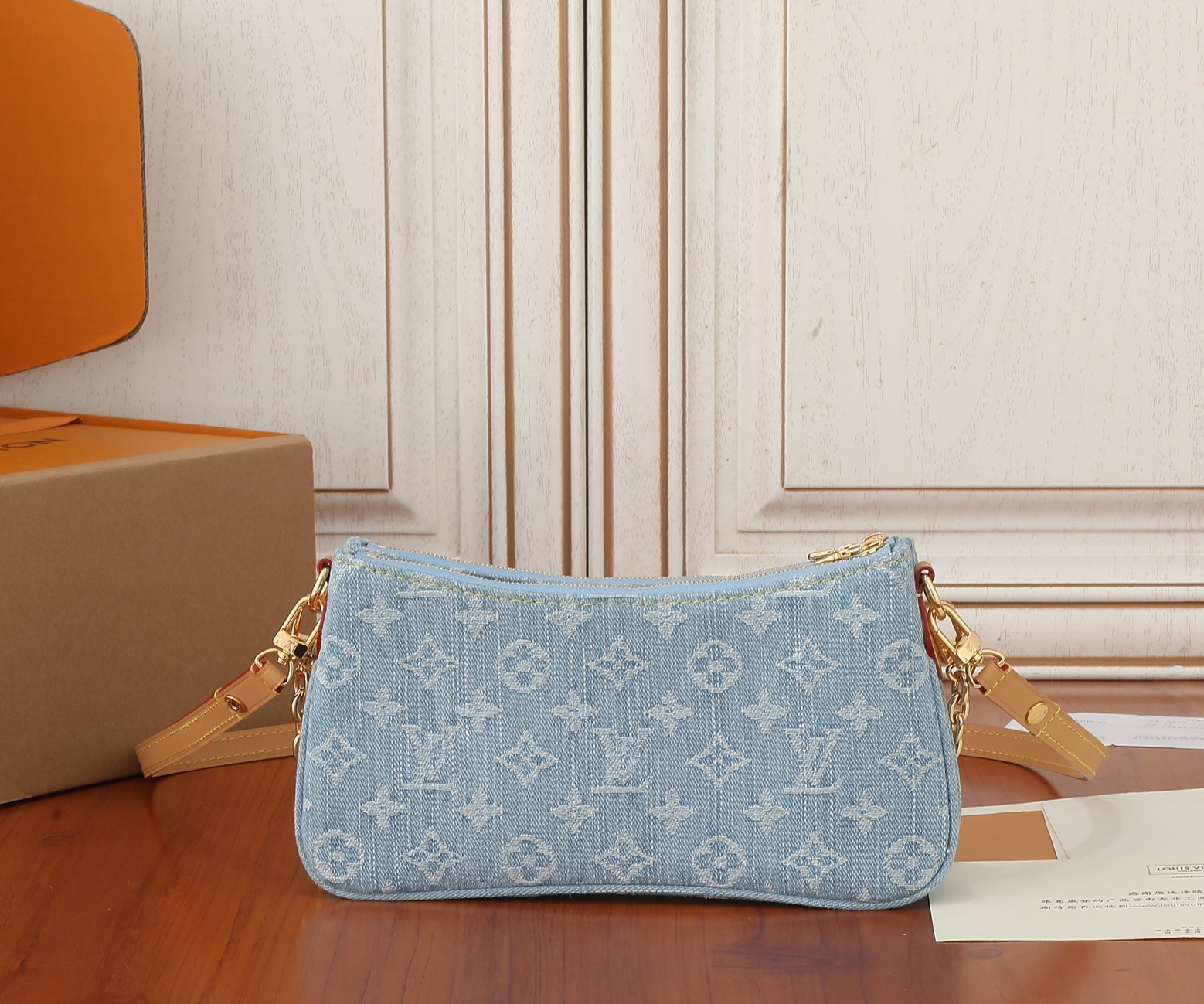 Louis Vuitton Liv Pochette M83532 - Image 3
