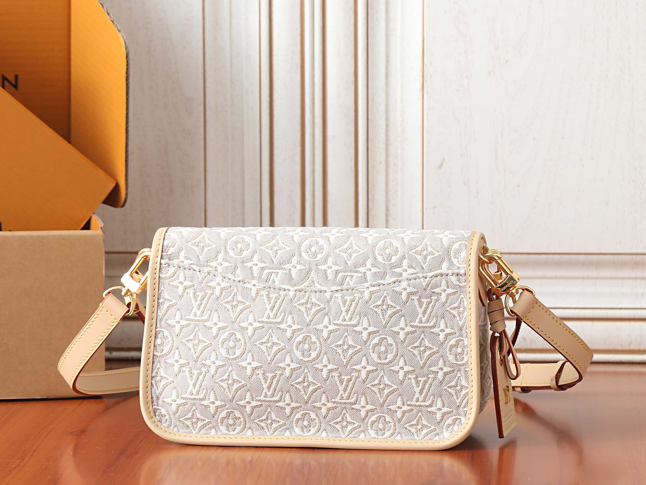 Louis Vuitton Diane Shoulder Bag in Monogram Emblème Canvas - Image 3