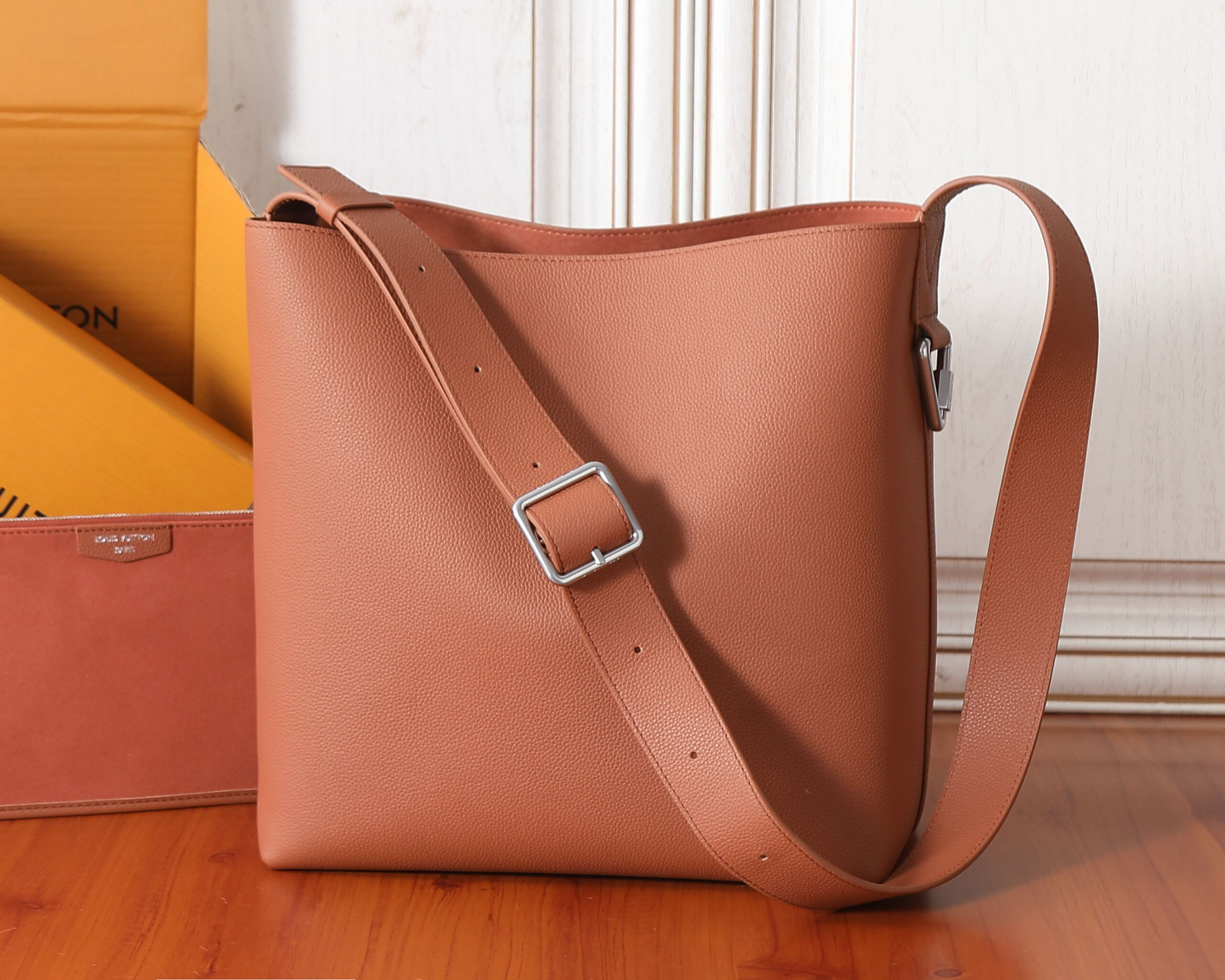 Louis Vuitton Verso Hobo Bag M26745 - Image 3