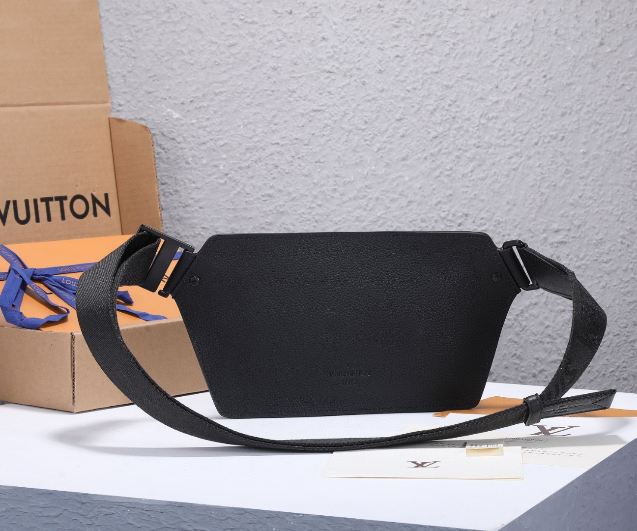 Louis Vuitton Aerogram Shoulder Bag M57081 - Image 3