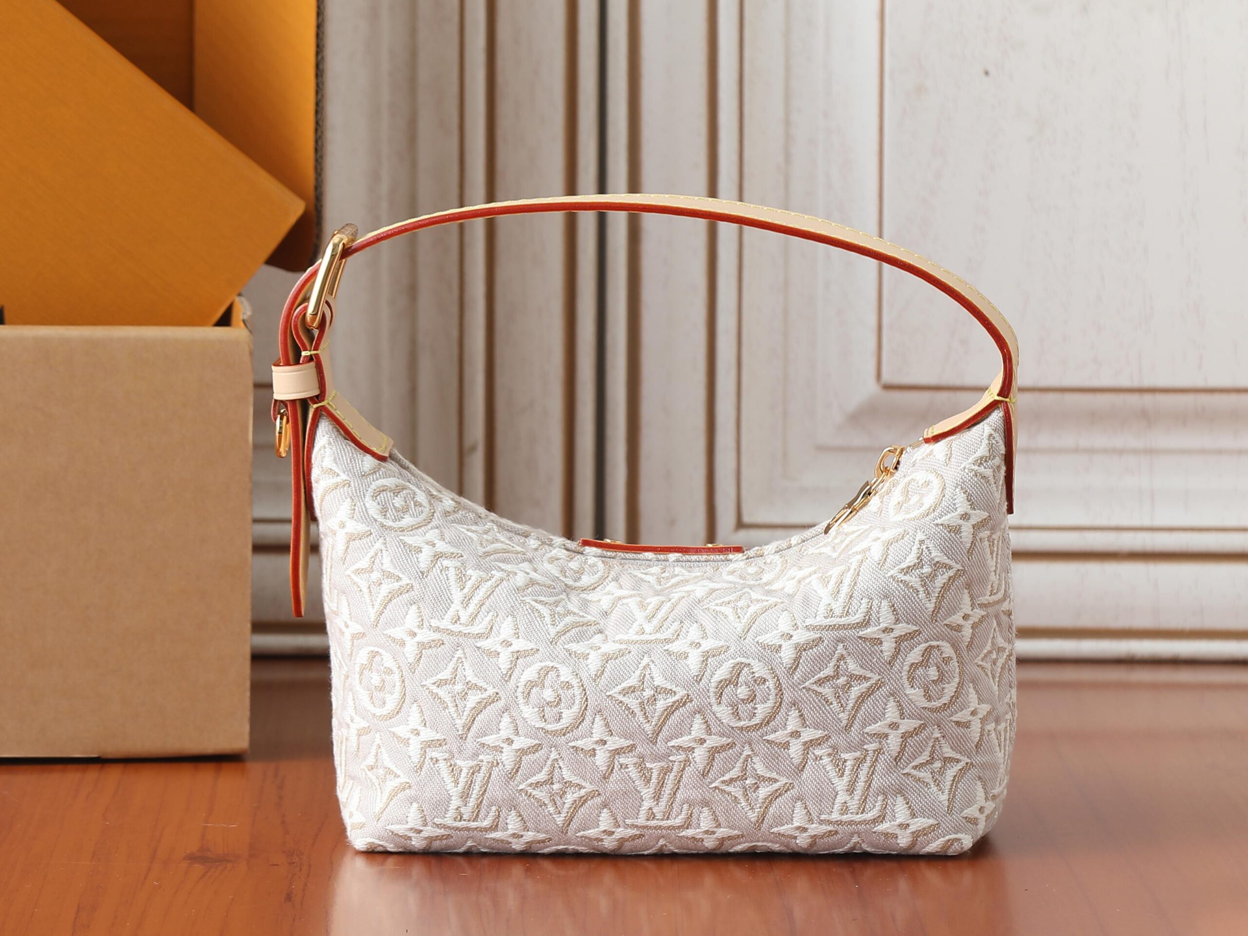 Louis Vuitton Pochette Hills Monogram Emblème Handbag - Image 3