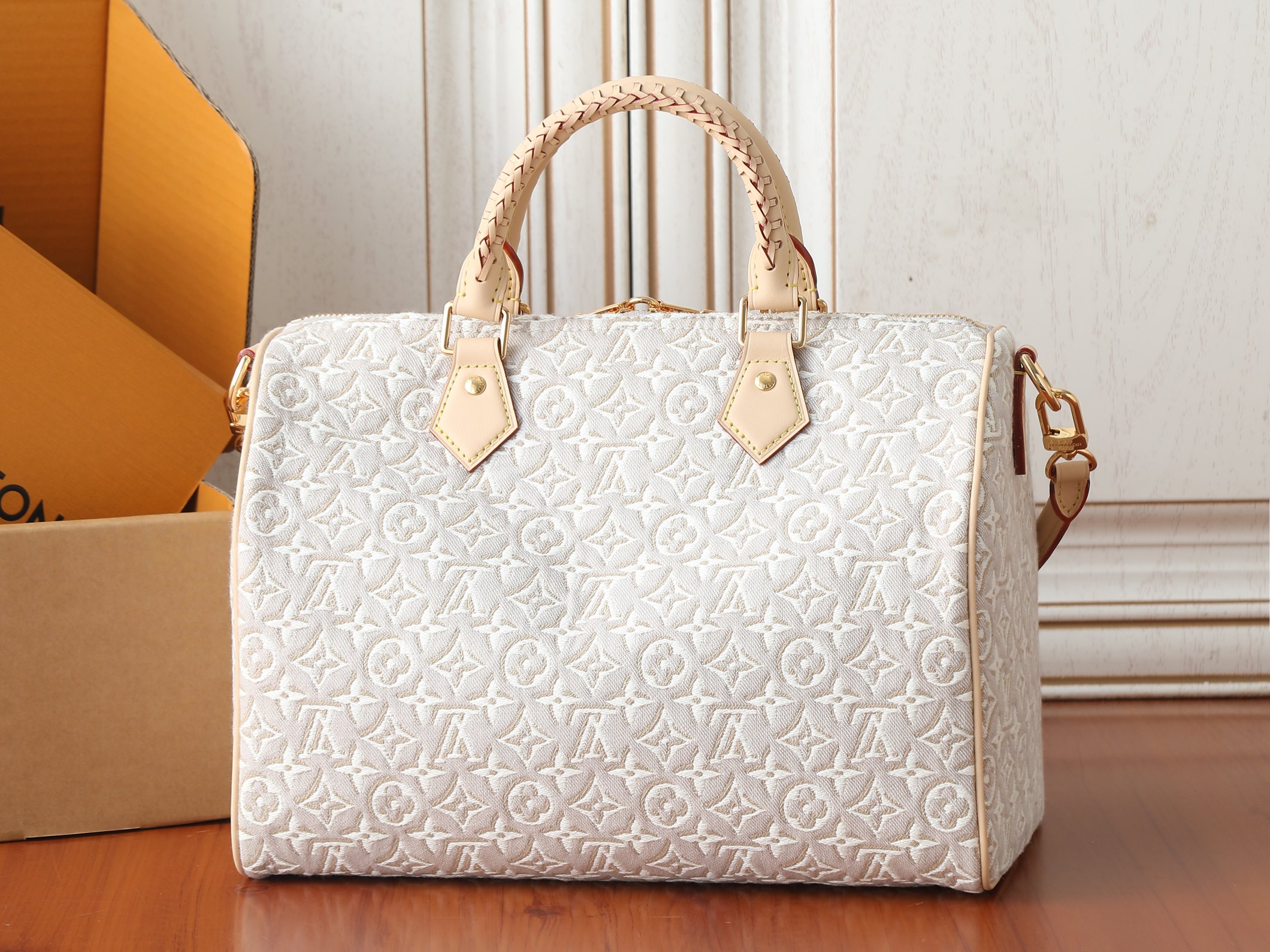 Louis Vuitton Speedy Soft 30 Monogram Embleme Handbag - Image 3