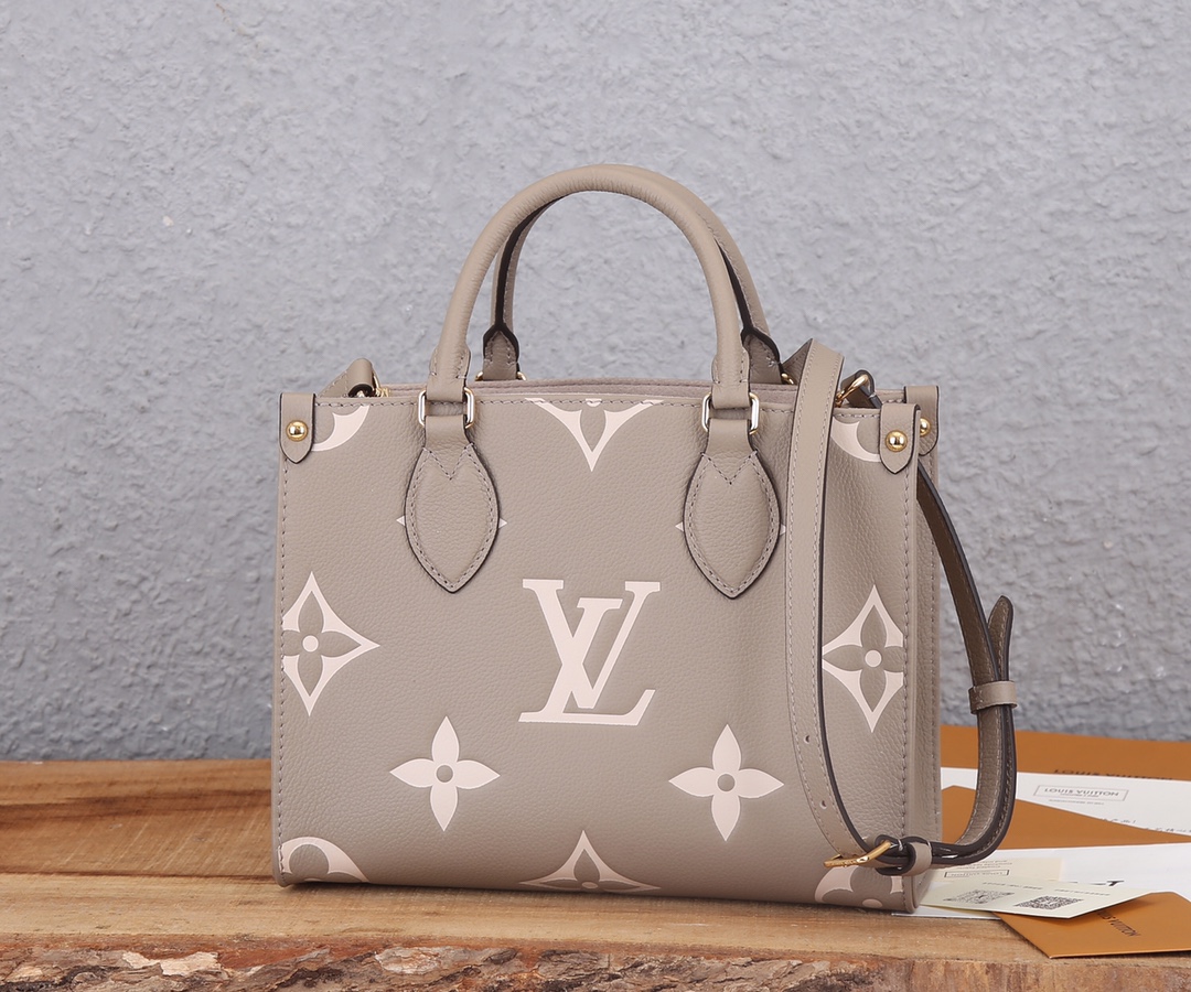 Louis Vuitton Onthego Small Tote Bag - Image 3