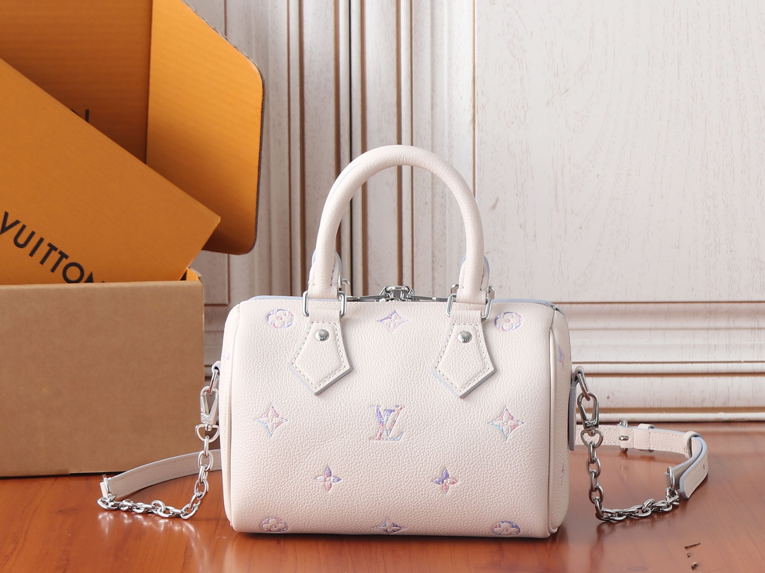 Louis Vuitton Speedy Bandouliere 20 Link Quartz Handbag - Image 3