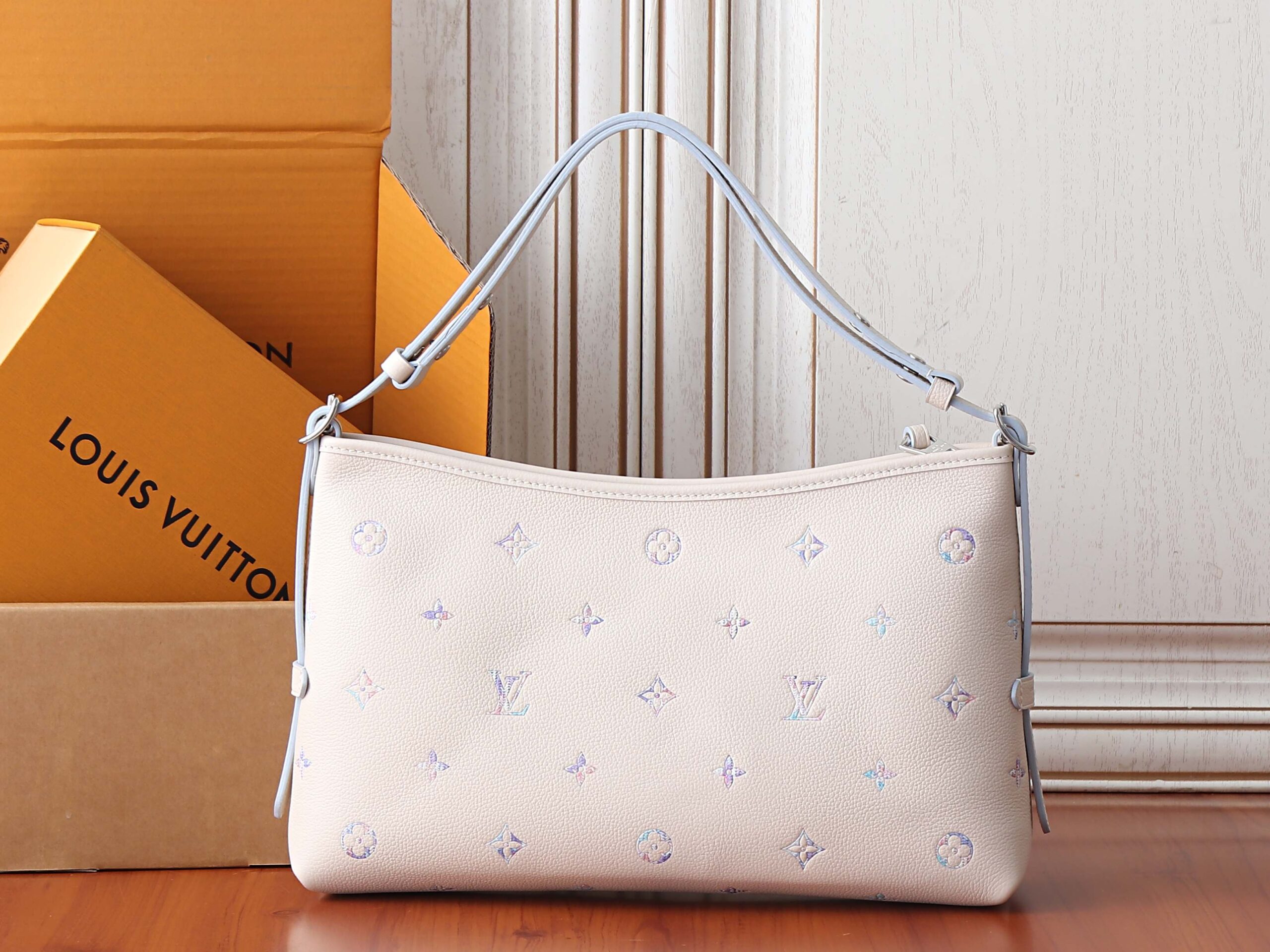 Louis Vuitton CarryAll Handbag in Monogram Empreinte Leather - Image 3