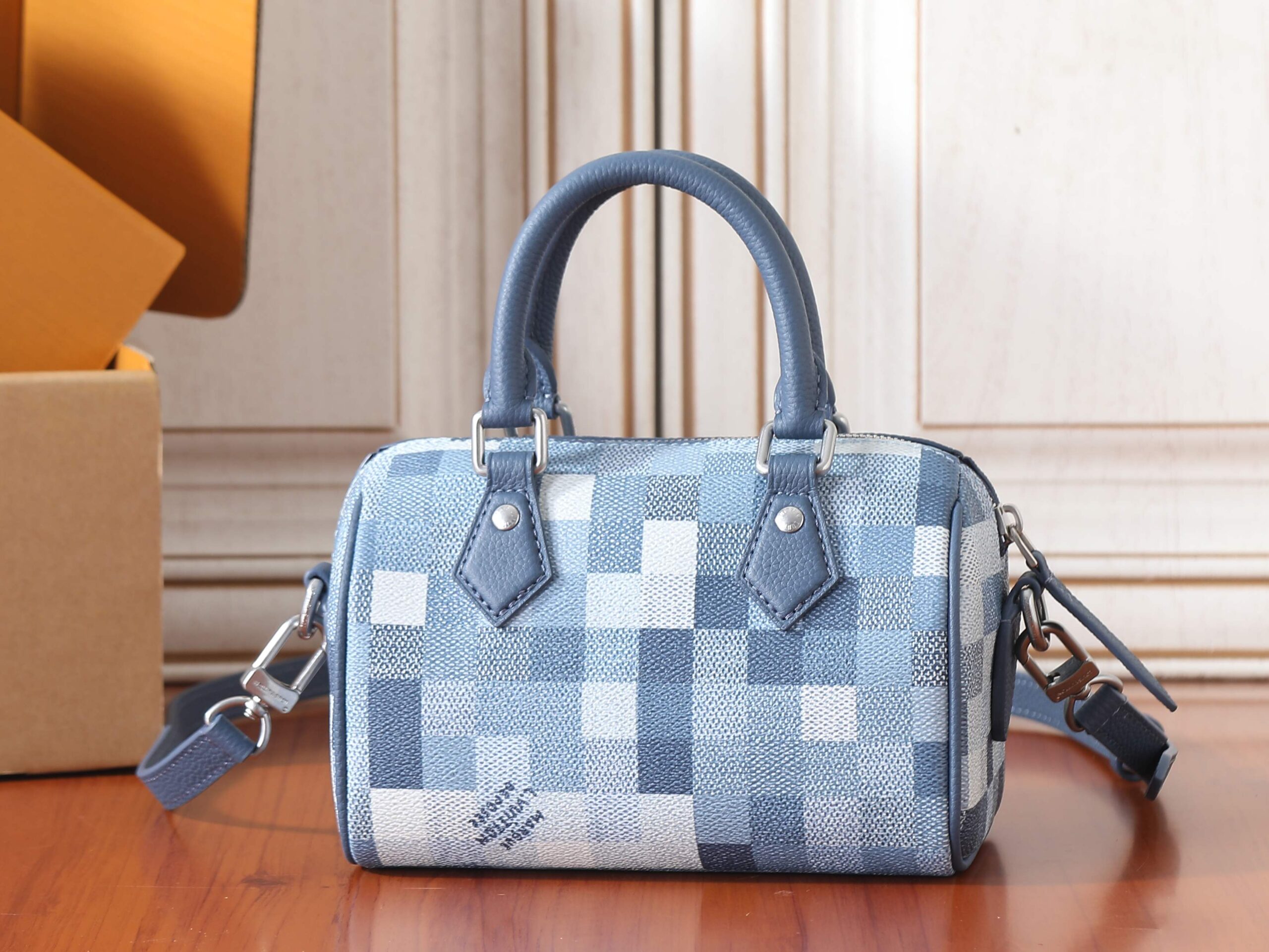 Speedy Bandoulière 18 Handbag in Damoflage Coated Canvas - Image 3