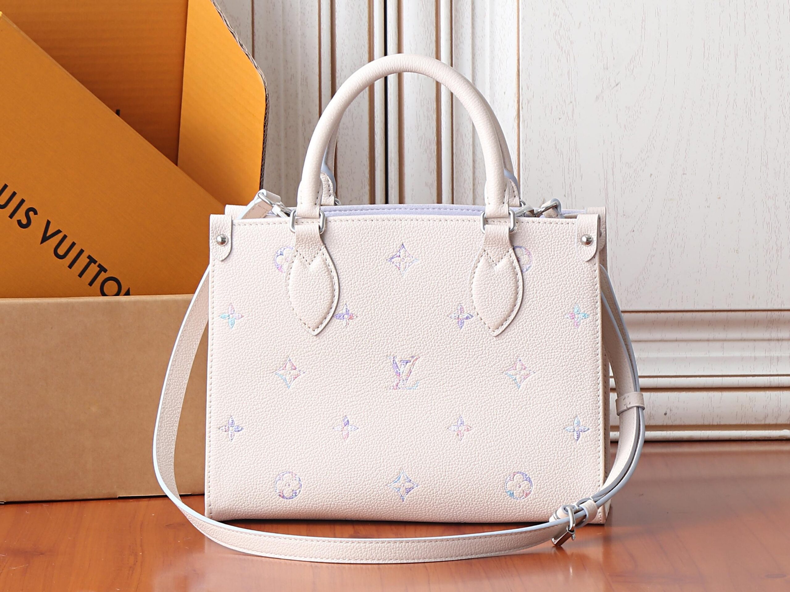 Louis Vuitton OnTheGo Small Handbag in Monogram Empreinte Leather - Image 3
